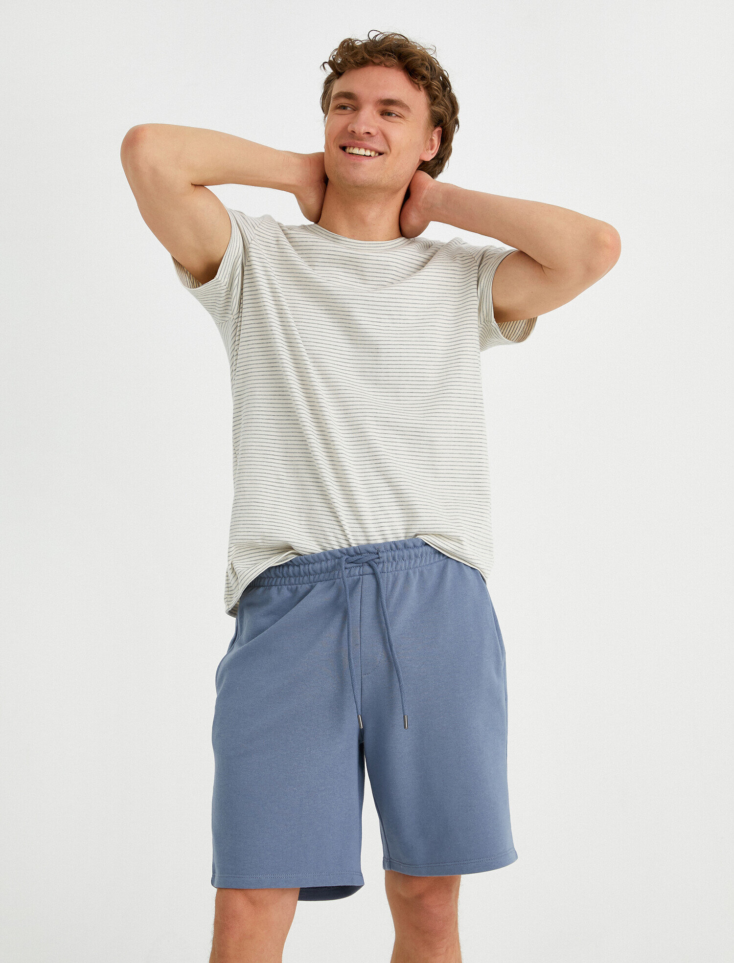   Dar Kesim Şort Beli Bağcıklı