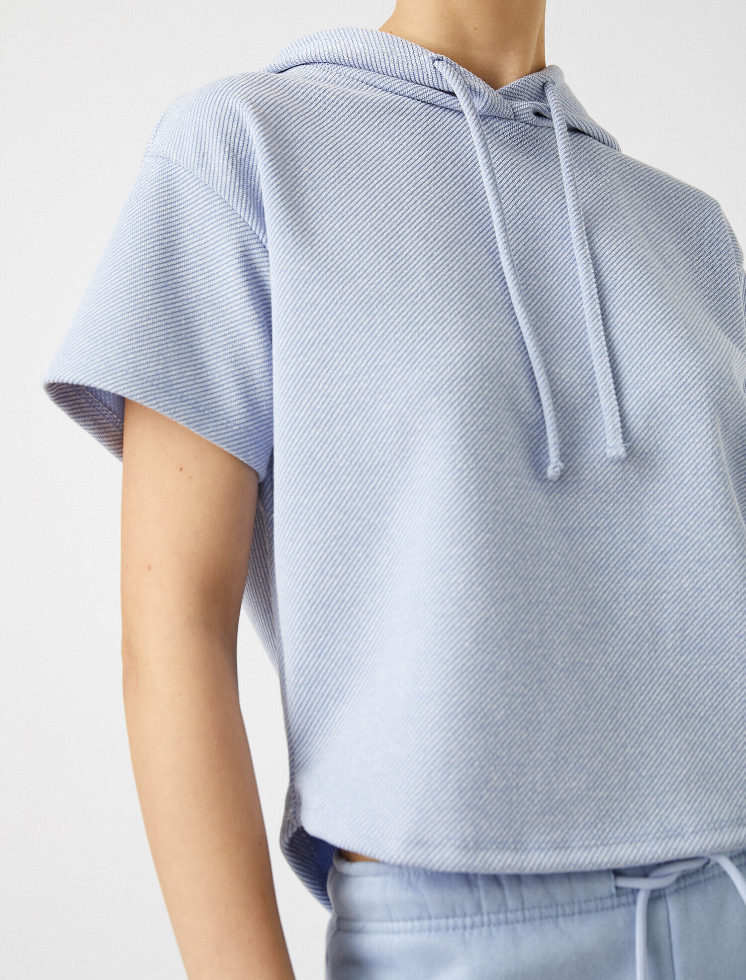   Kapüşonlu Kısa Kollu Tişört