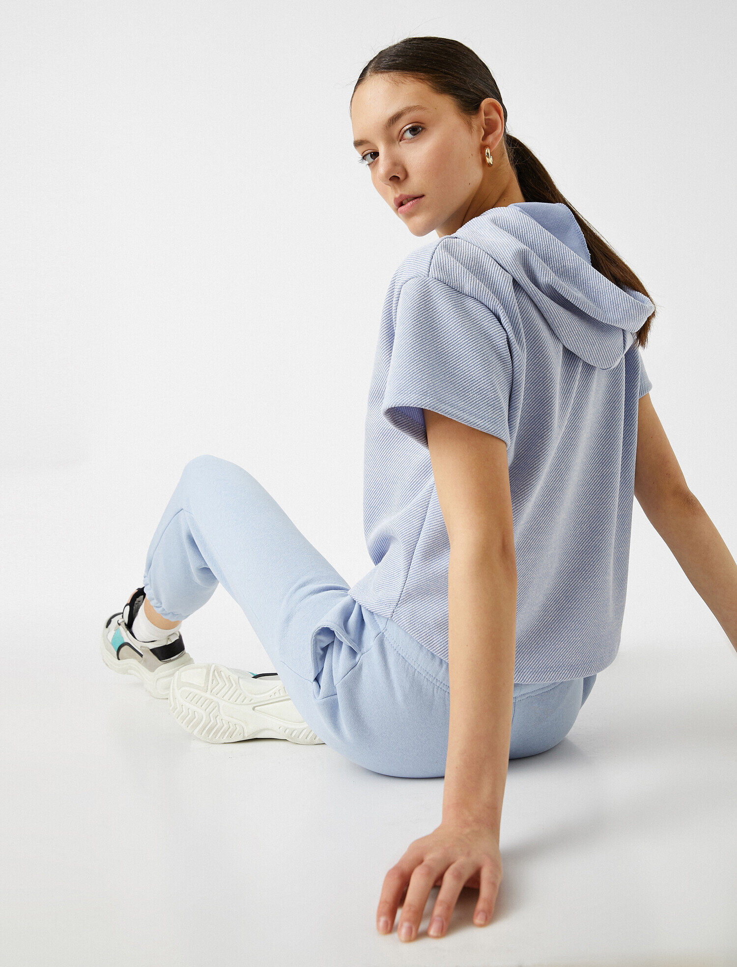   Kapüşonlu Kısa Kollu Tişört