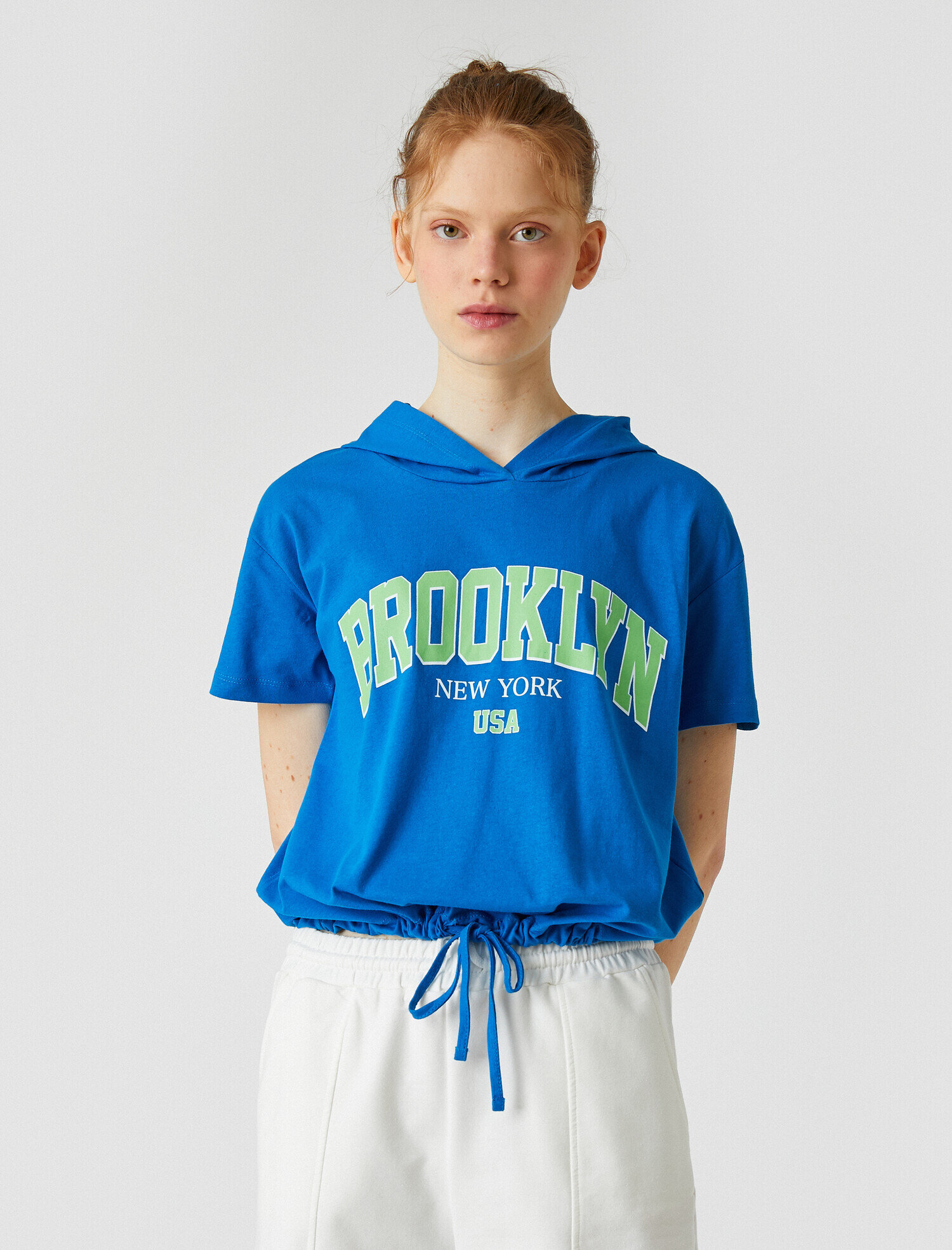   Pamuklu Baskı Detaylı Büzgülü Kapüşonlu Tişört