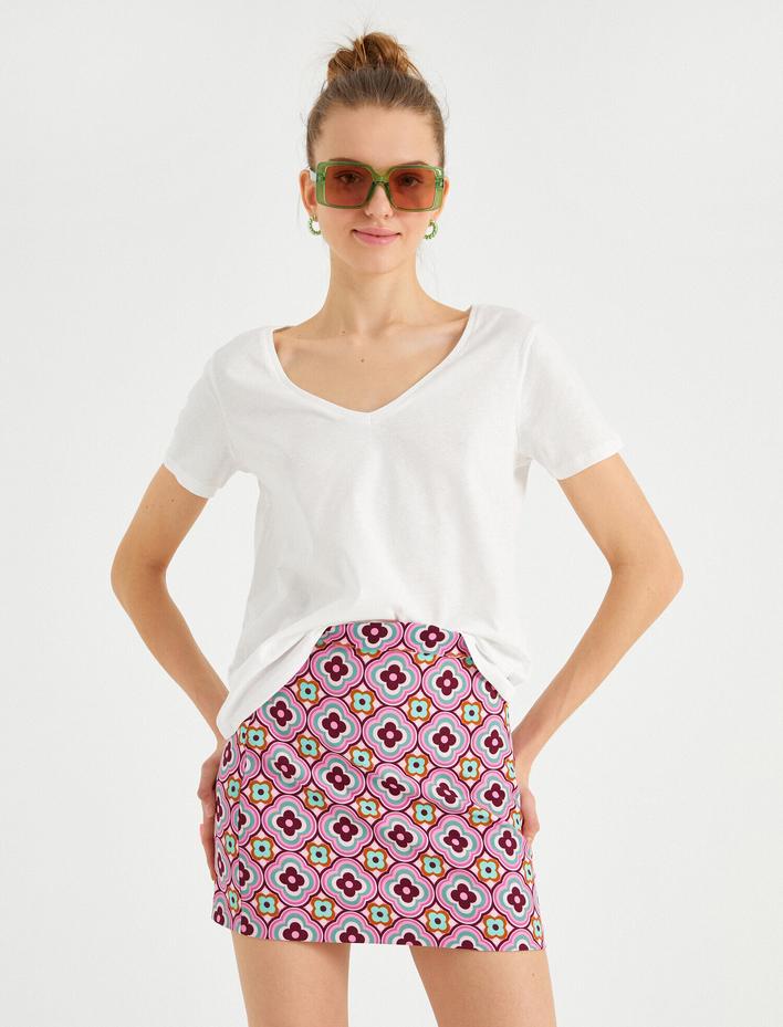  V Yaka Kısa Kollu Tişört