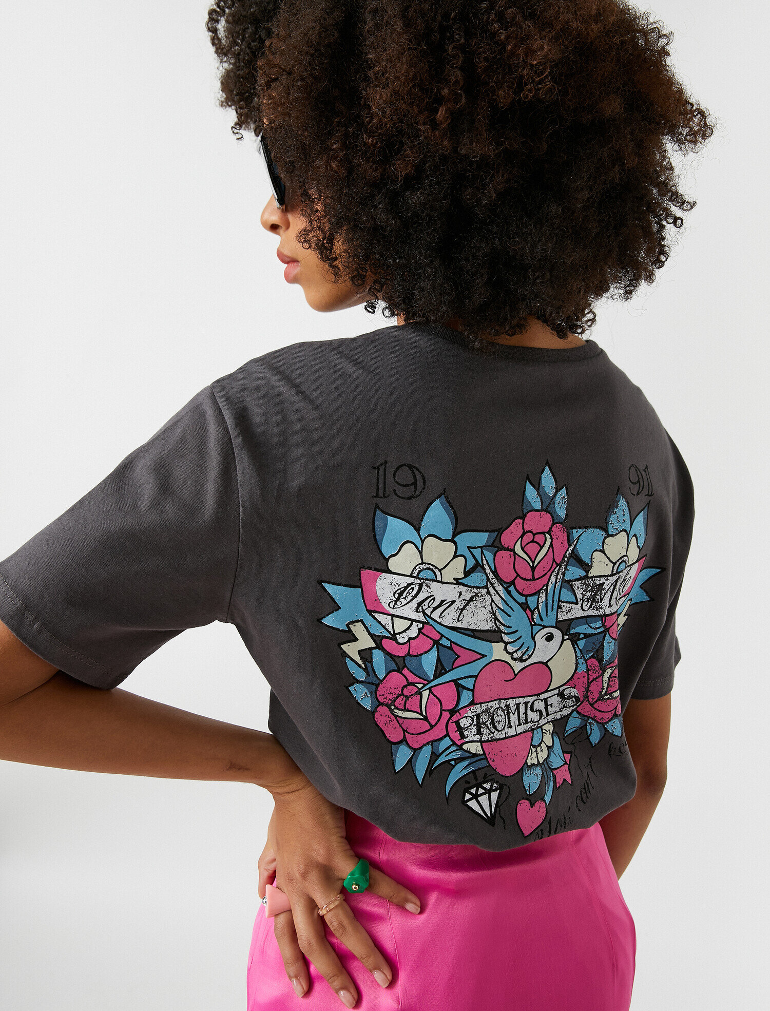   Kısa Kollu Bisiklet Yaka Tişört