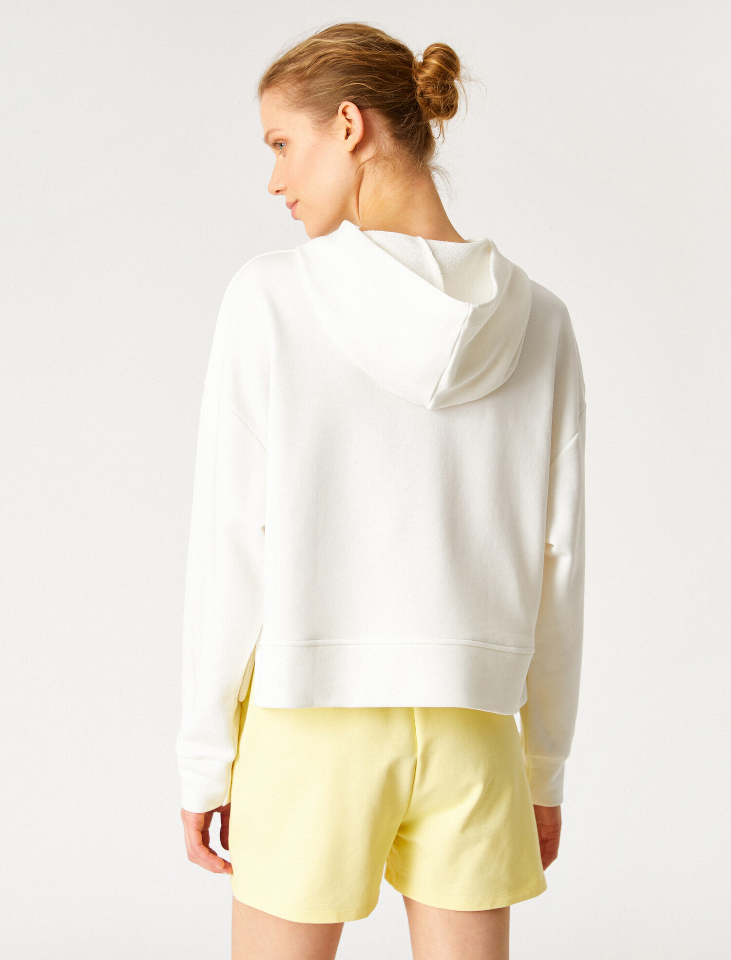   Uzun Kollu Kapüşonlu Sweatshirt