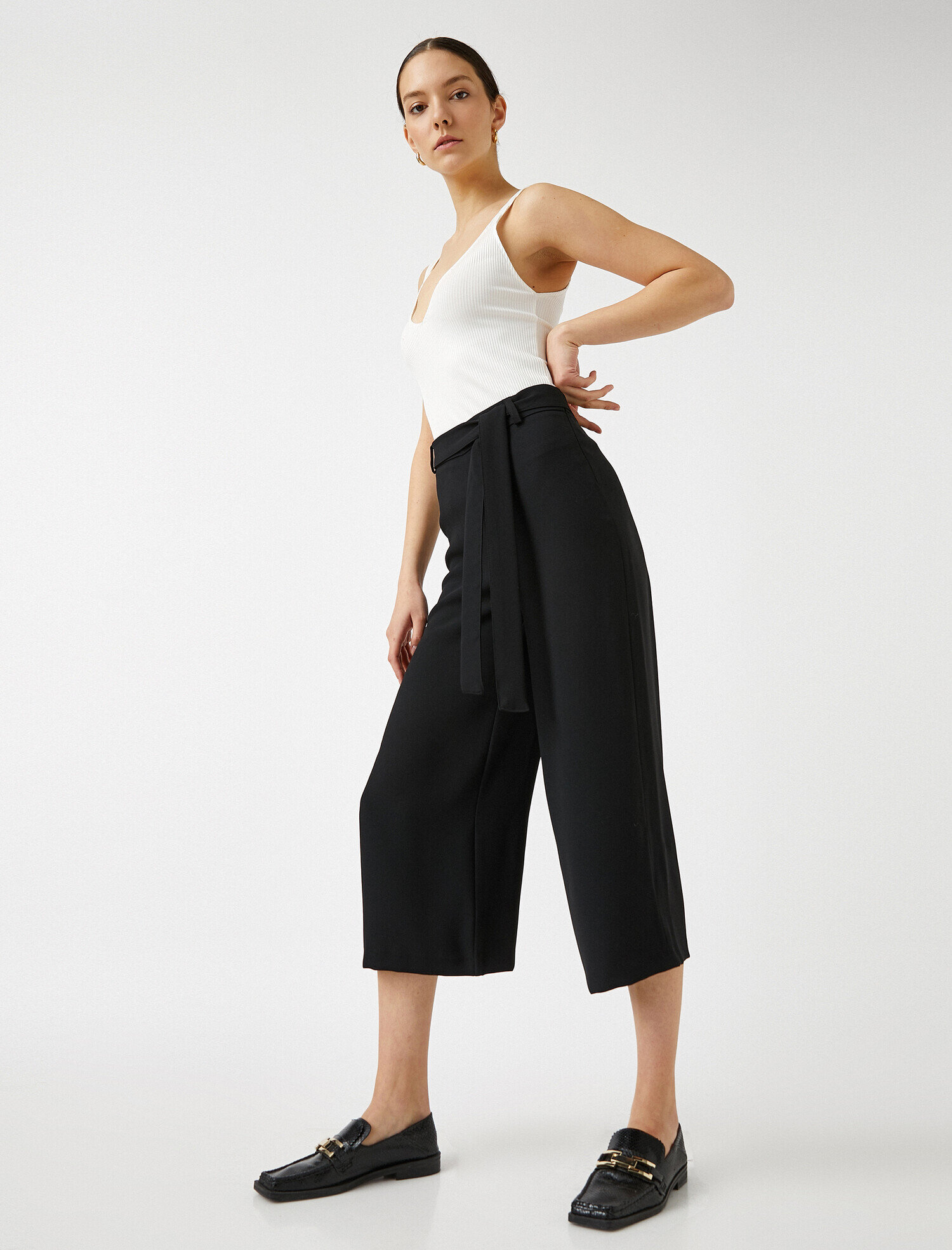   Beli Bağlamalı Bol Paça Crop Pantolon