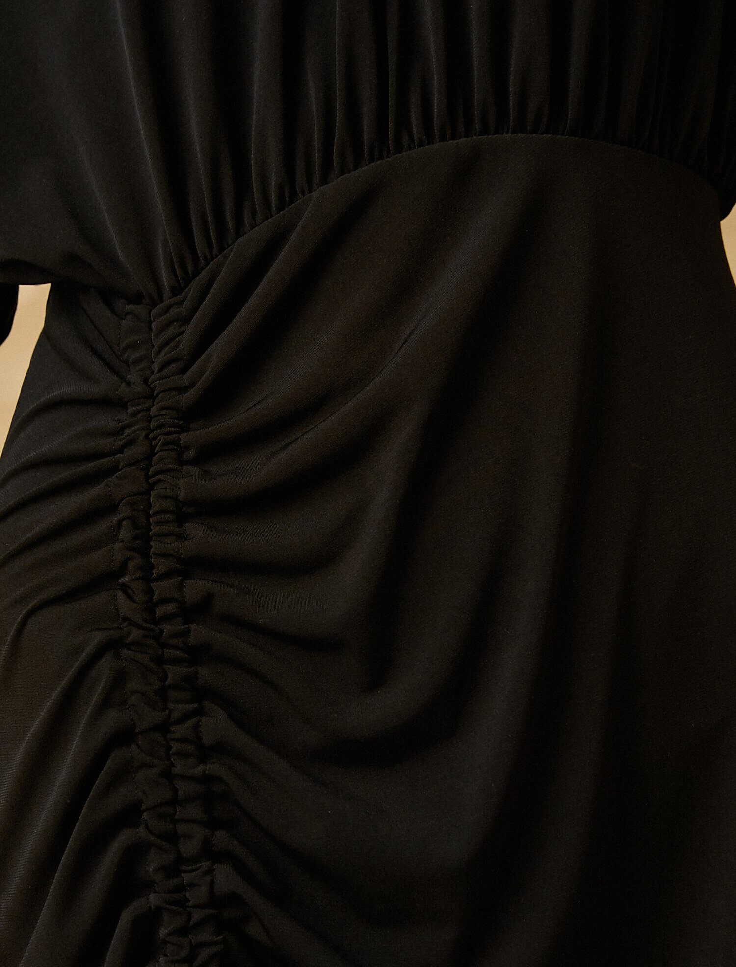   Büzgülü Yırtmaçlı Elbise