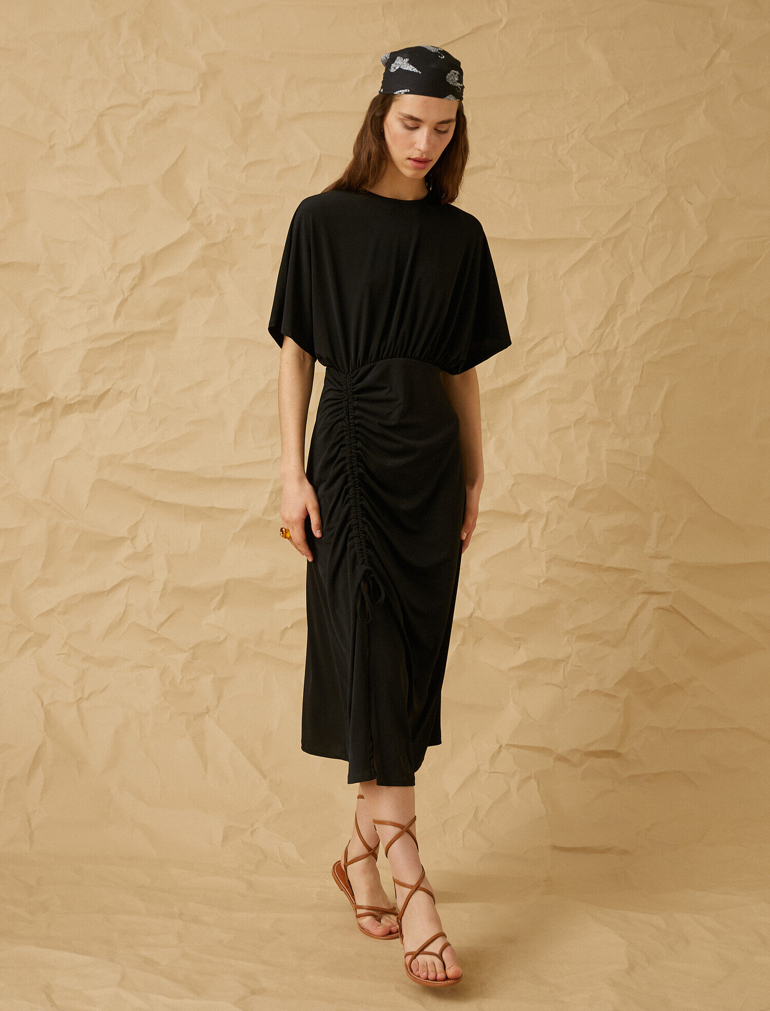   Büzgülü Yırtmaçlı Elbise