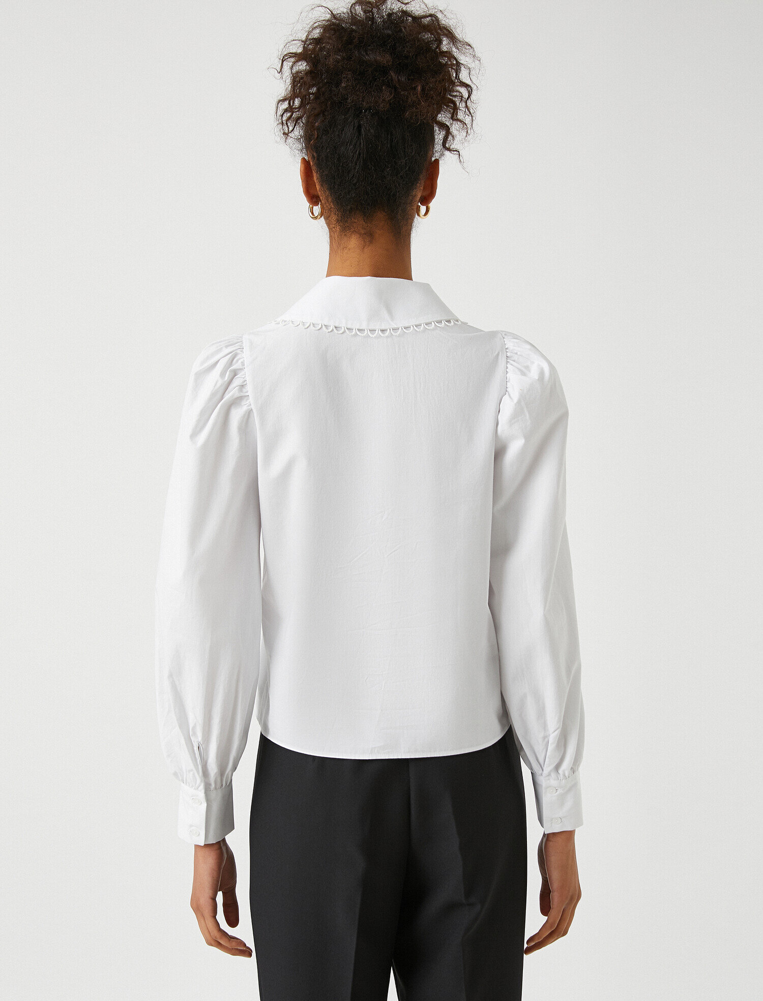   V Yaka Uzun Kollu Pamuklu Gömlek