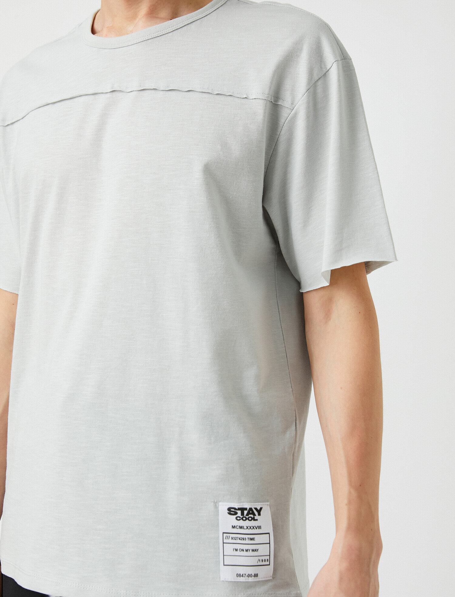 Oversize Tişört Etiket Detaylı