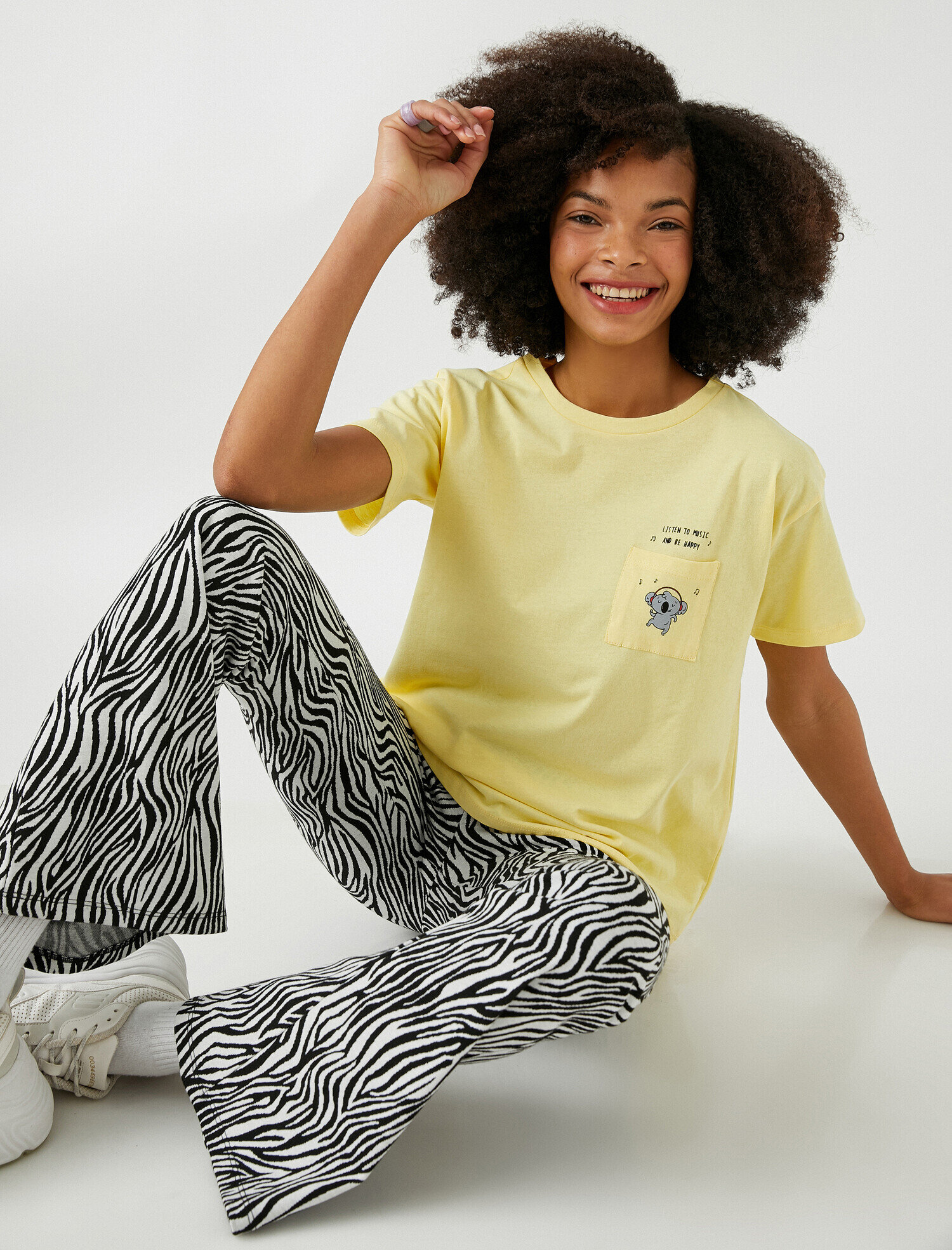   Kısa Kollu Bisiklet Yaka Tişört