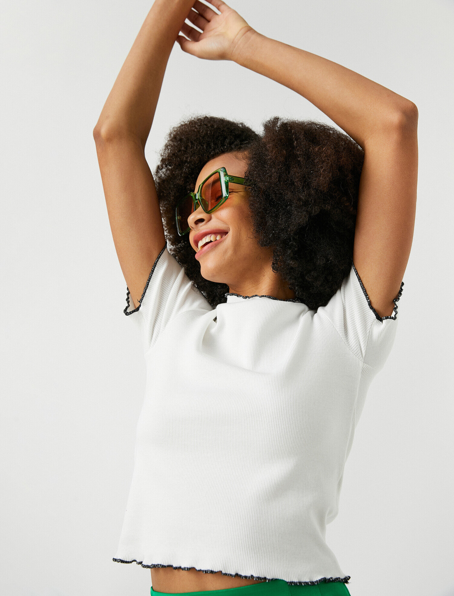   Kısa Kollu Bisiklet Yaka Tişört