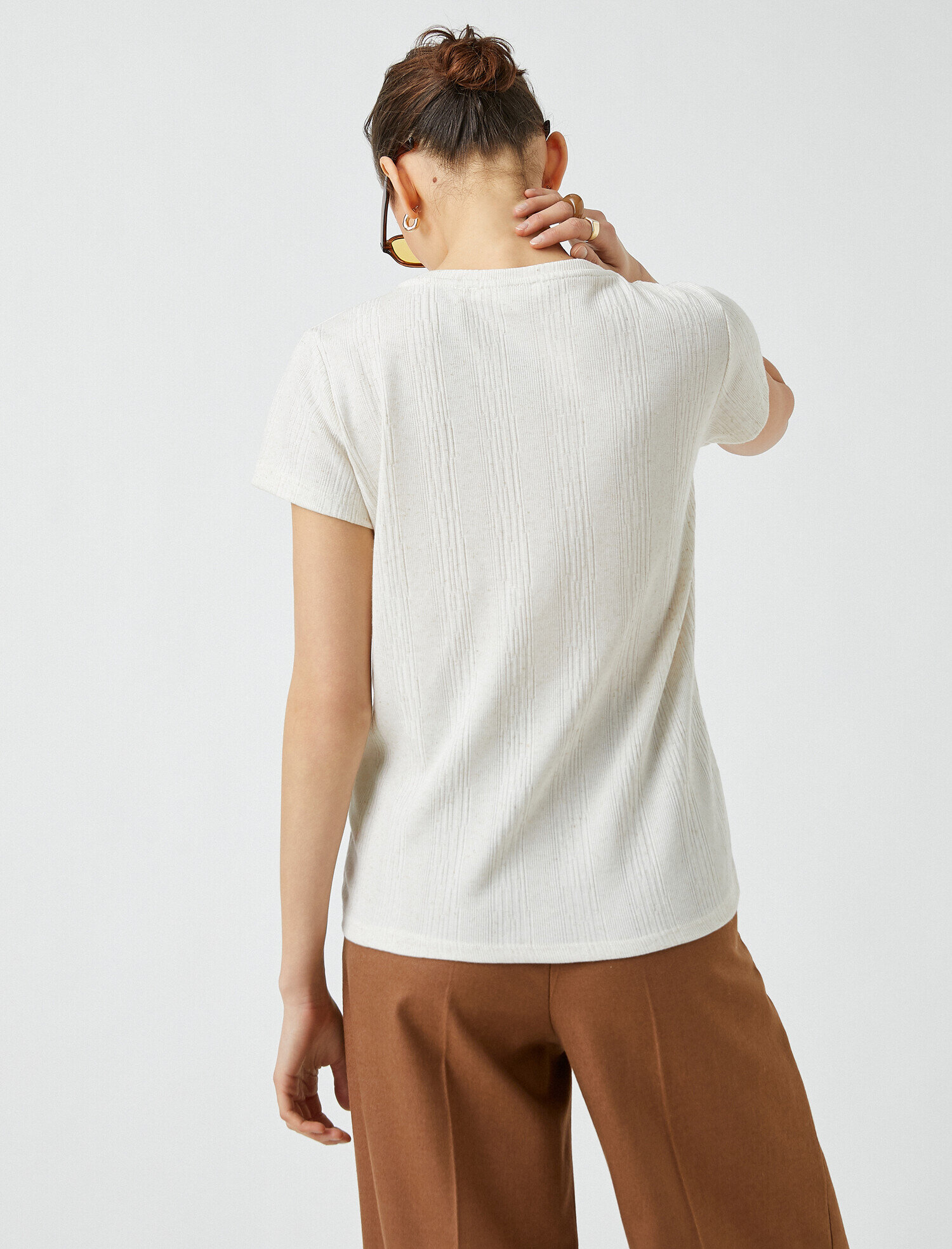   Kısa Kollu V Yaka Tişört