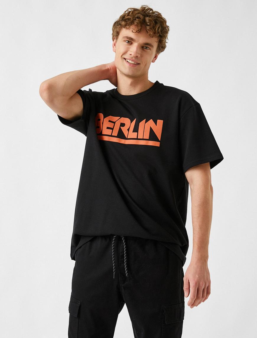  Berlin Baskılı Oversize Tişört
