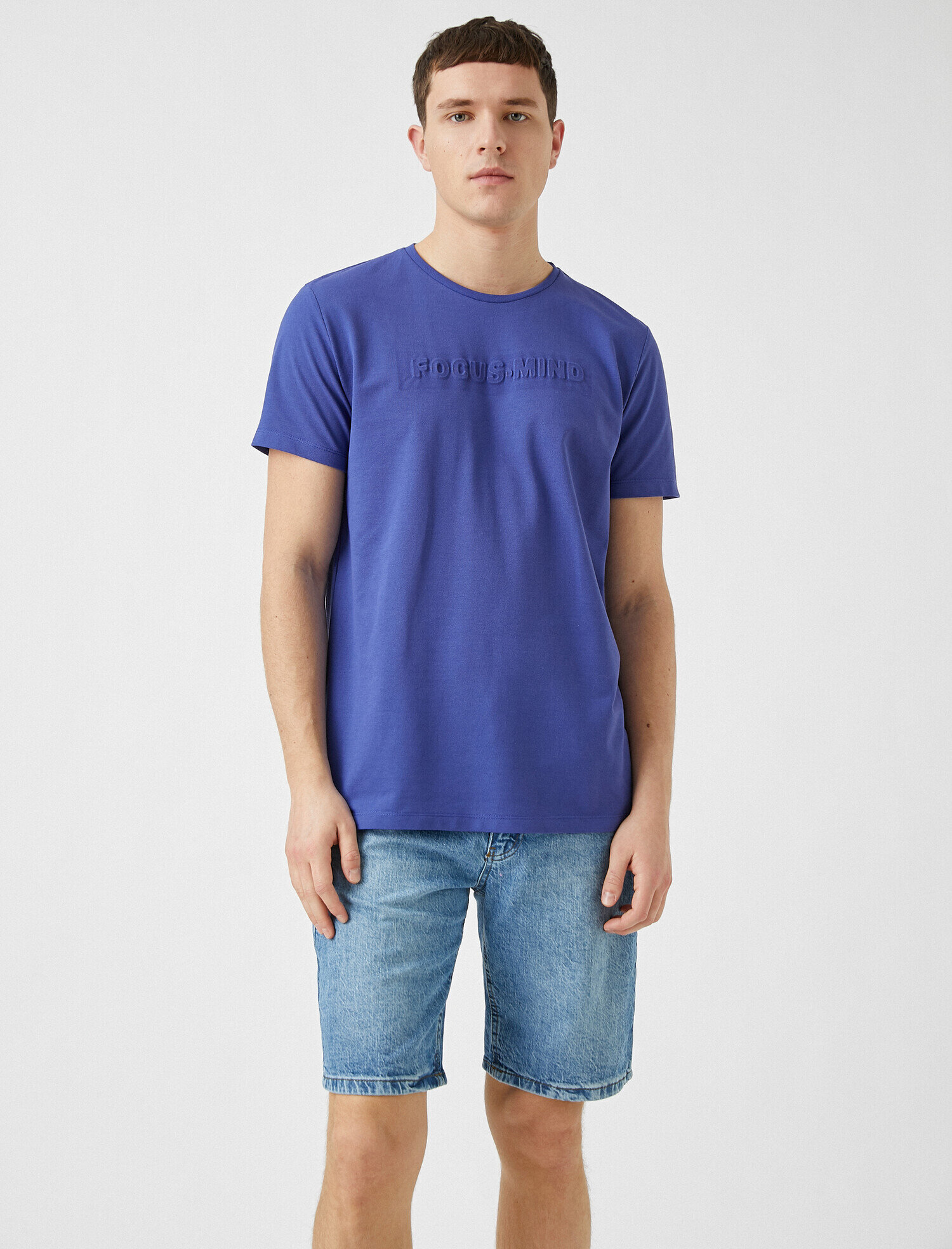   Slim Fit Kabartma Baskılı Tişört