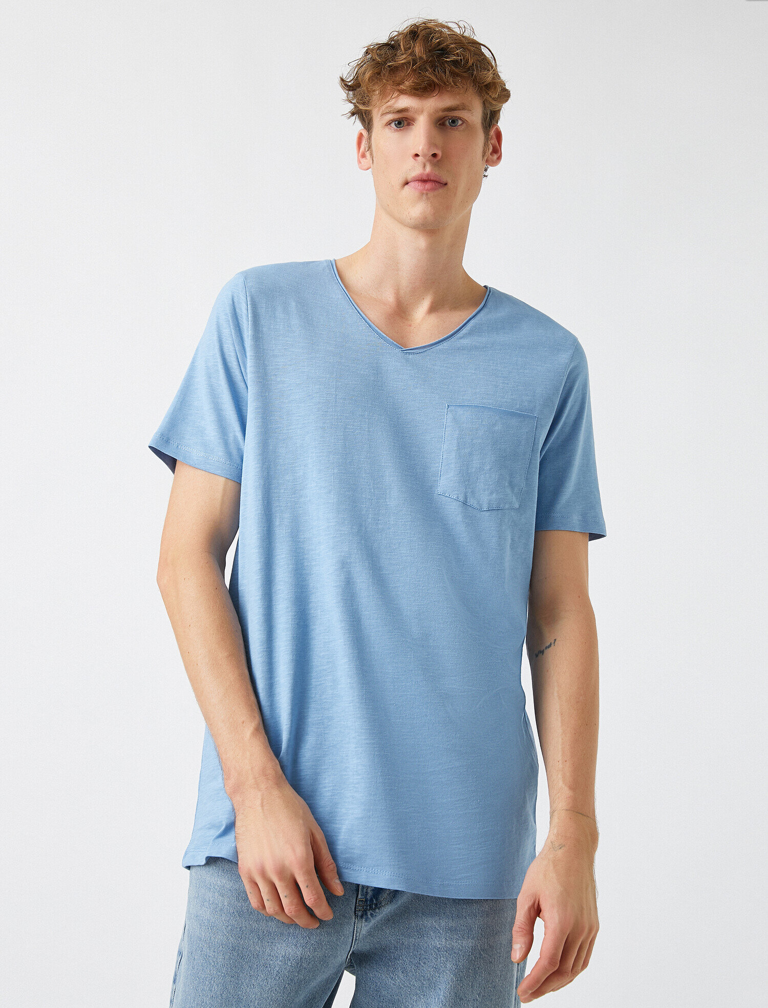   V Yaka Standart Fit Basic Tişört