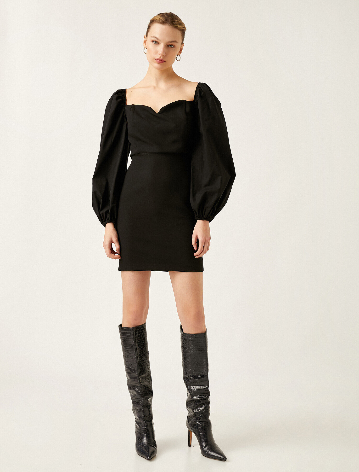   Kalp Yaka Mini Elbise