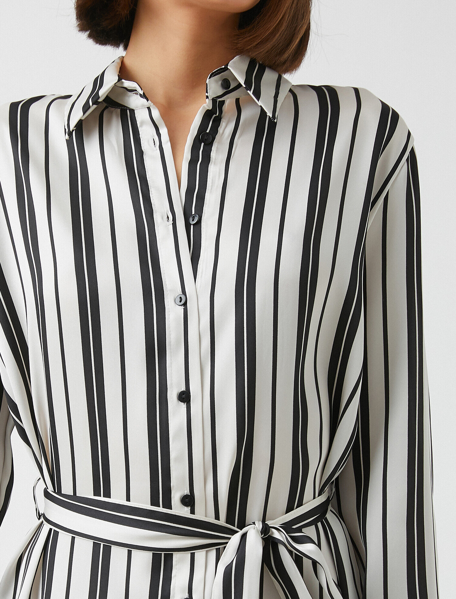   Kemer Detaylı Çizgili Elbise