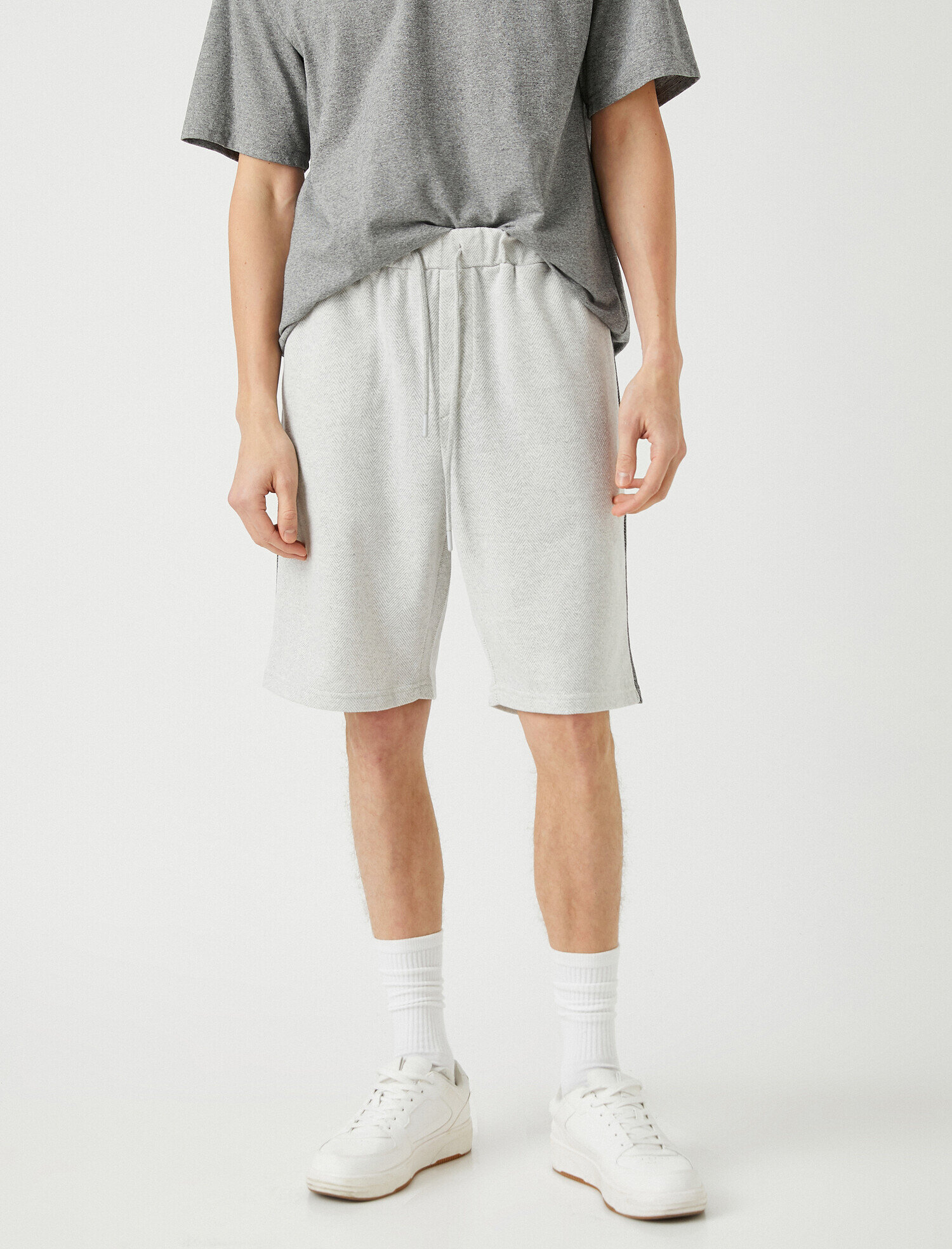   Desenli Şeritli Şort