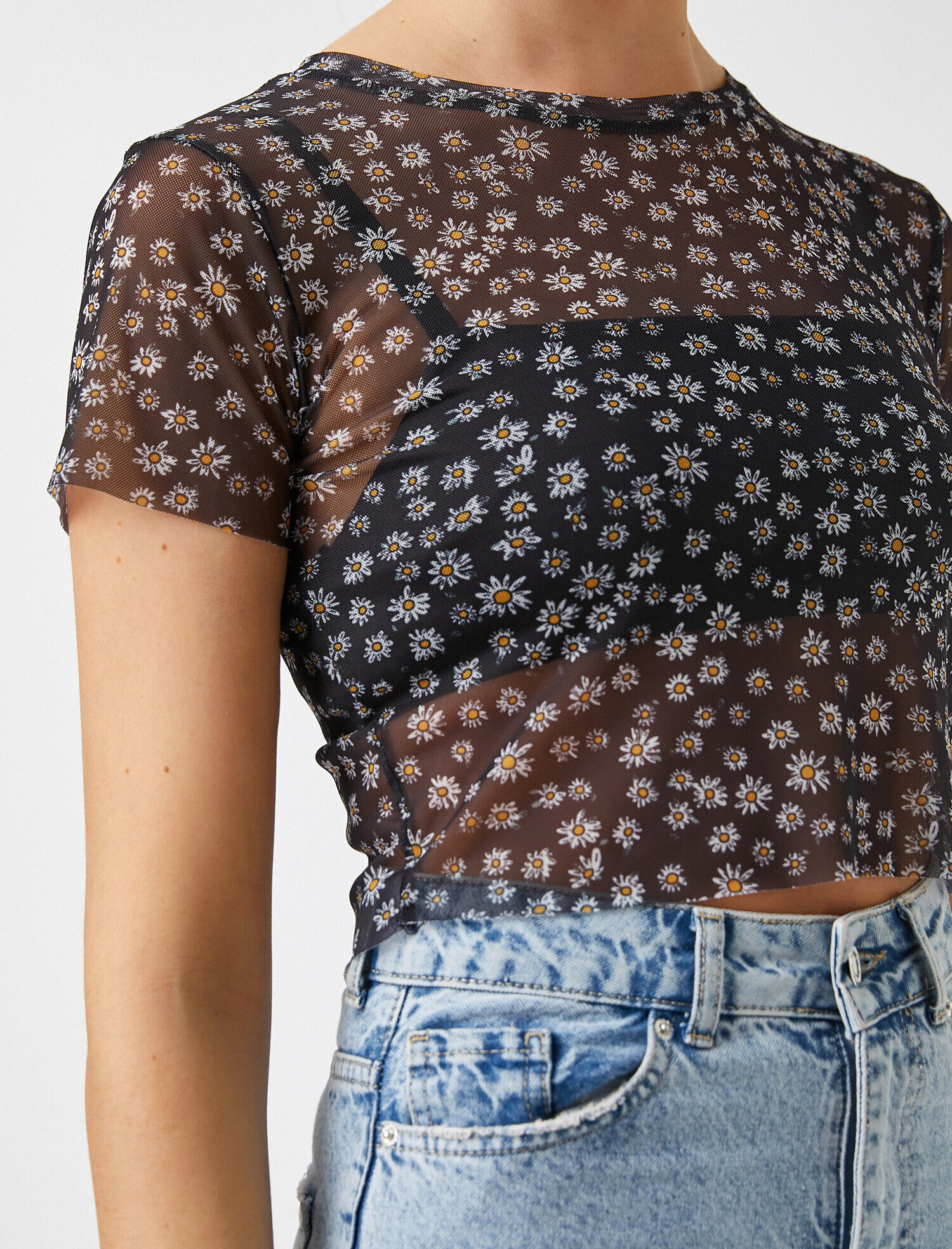   Bisiklet Yaka Desenli Tül Tişört