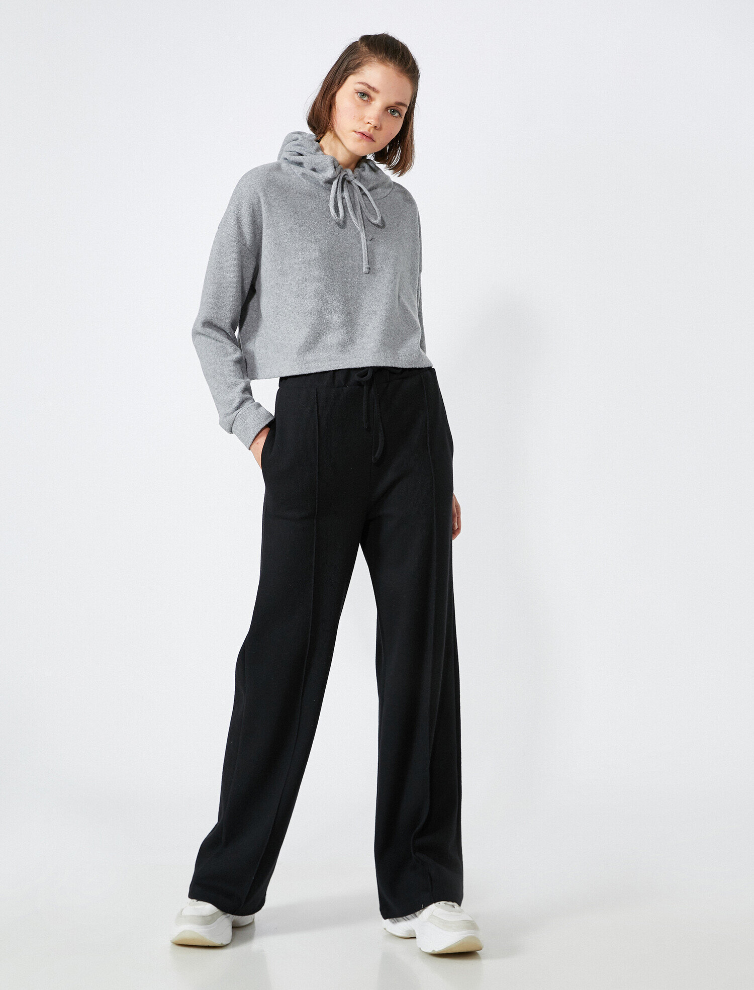   Beli Bağcıklı Pantolon Geniş Paça Önden Şeritli