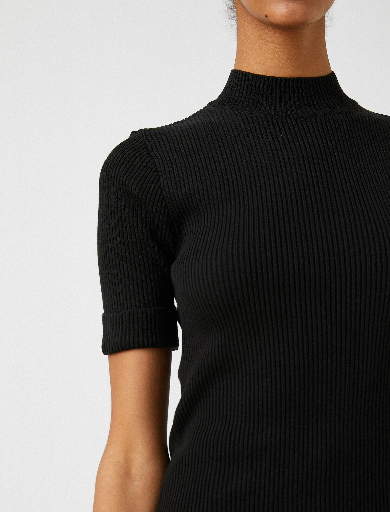   Dik Yaka Kısa Kollu Triko Kazak