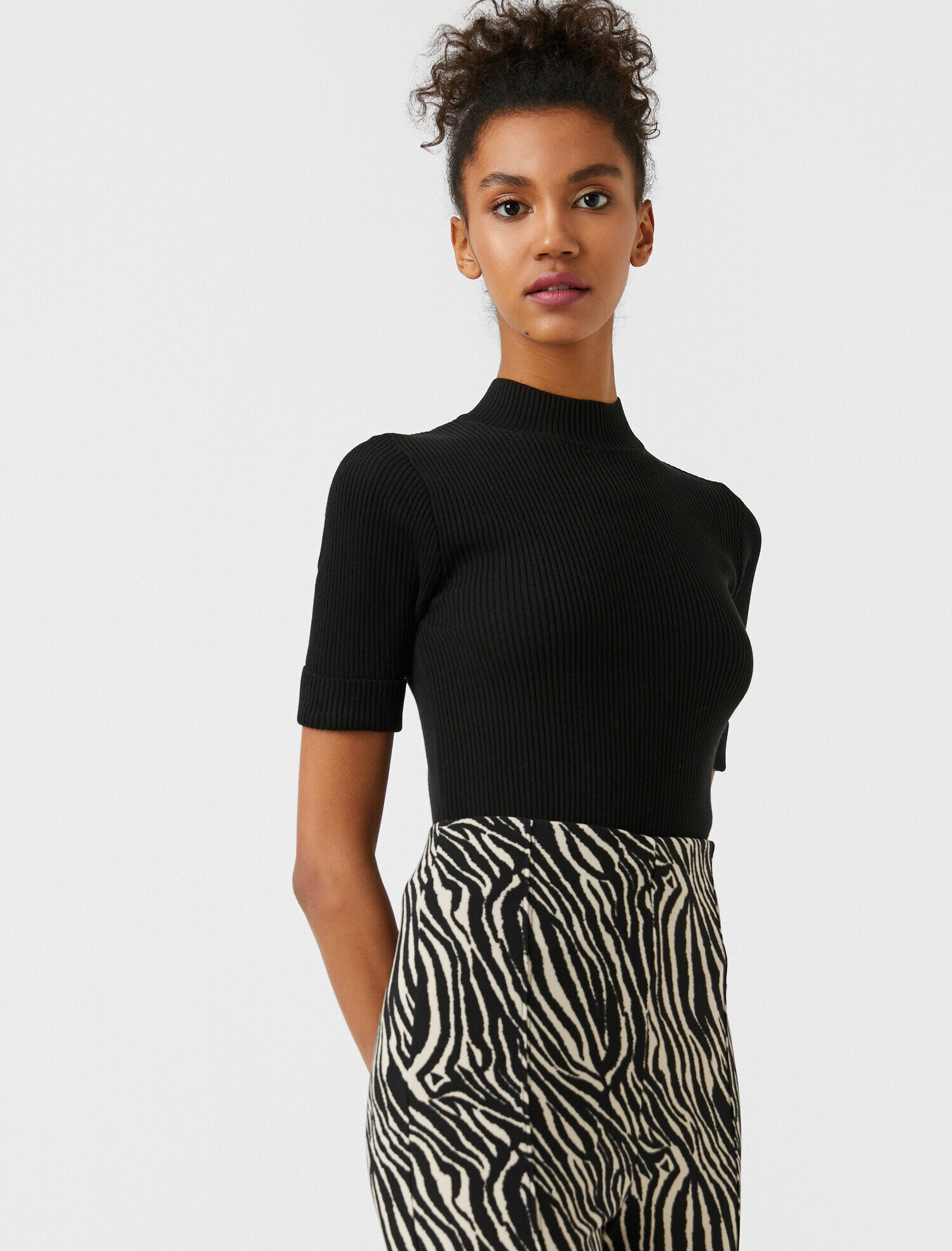   Dik Yaka Kısa Kollu Triko Kazak