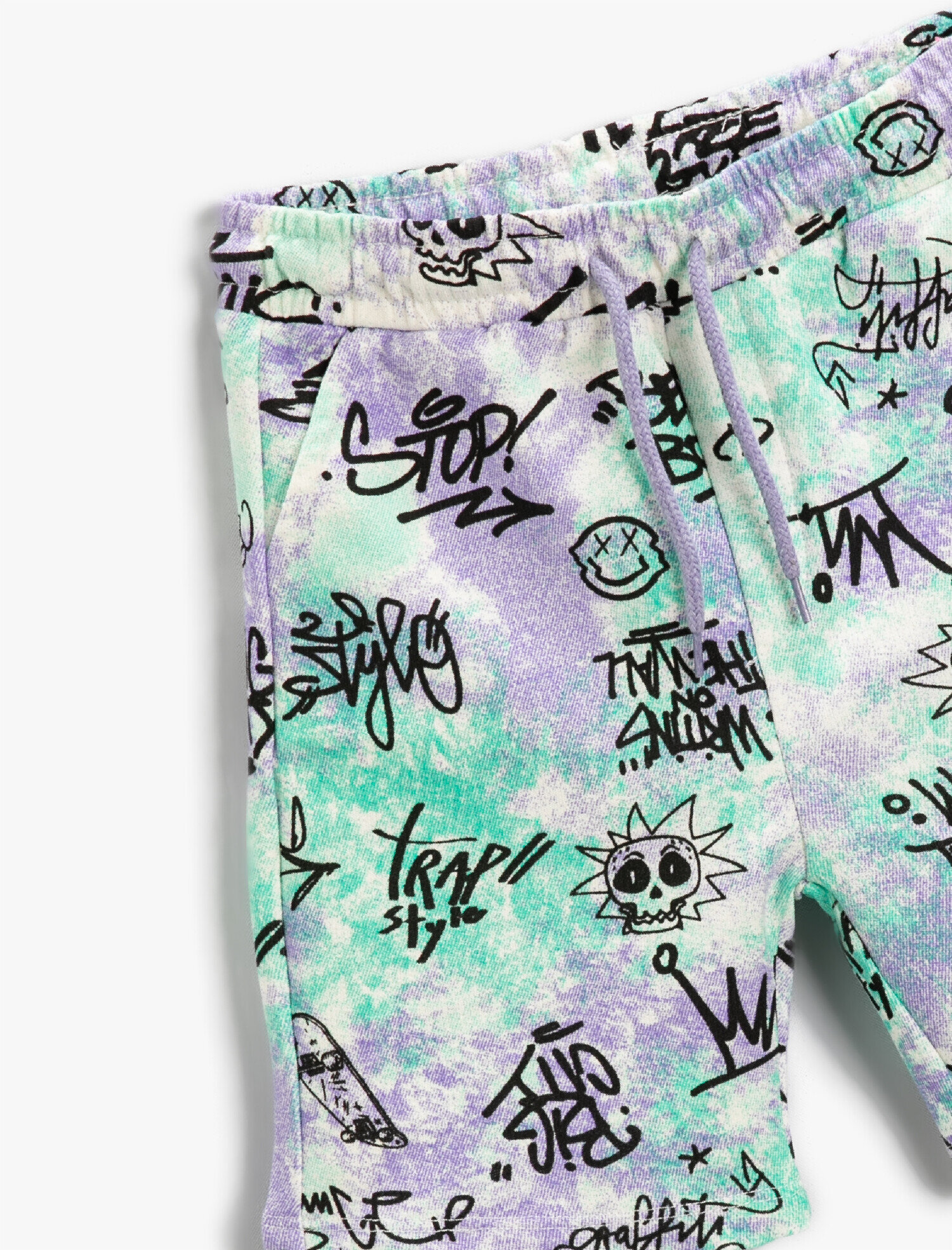  Erkek Çocuk Grafiti Baskılı Şort Pamuklu Beli Bağcıklı