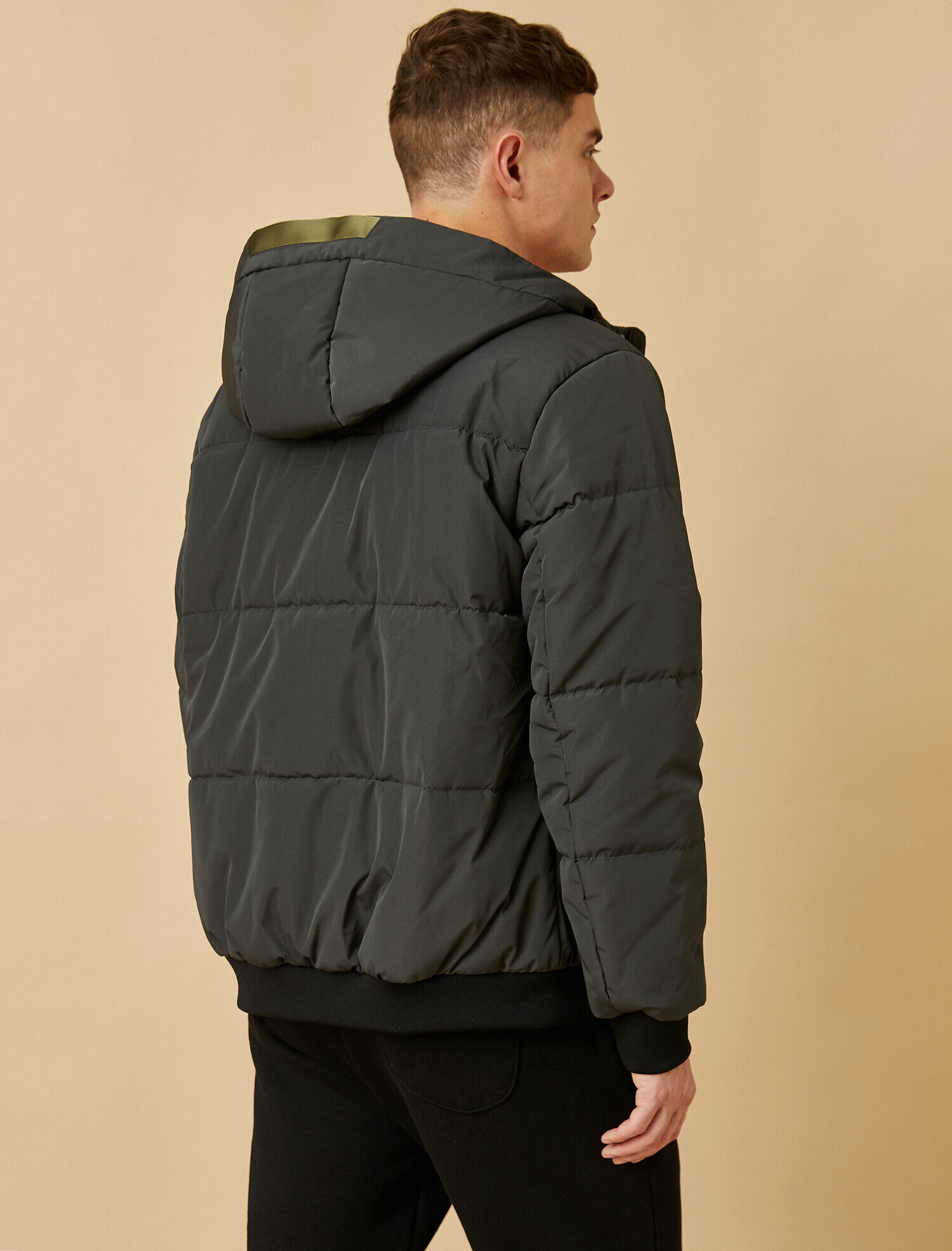   Kapşonlu Kışlık Şişme Mont