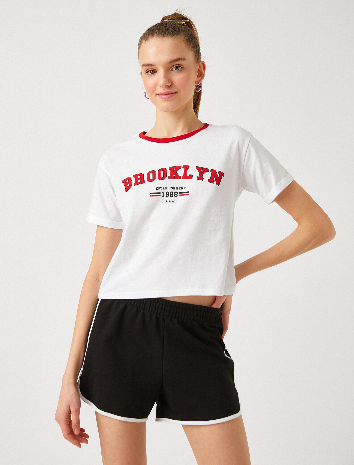   Kısa Kollu Bisiklet Yaka Tişört