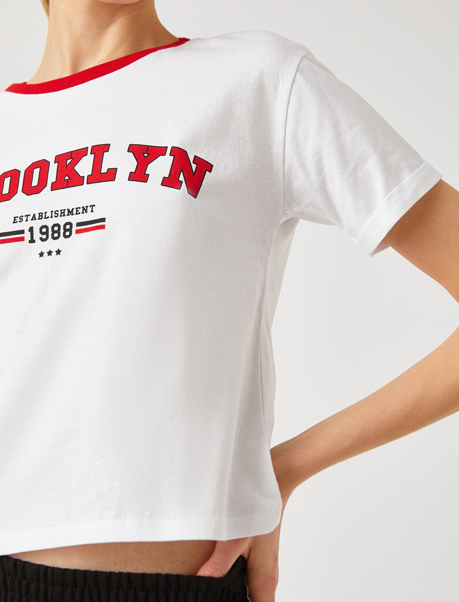   Kısa Kollu Bisiklet Yaka Tişört