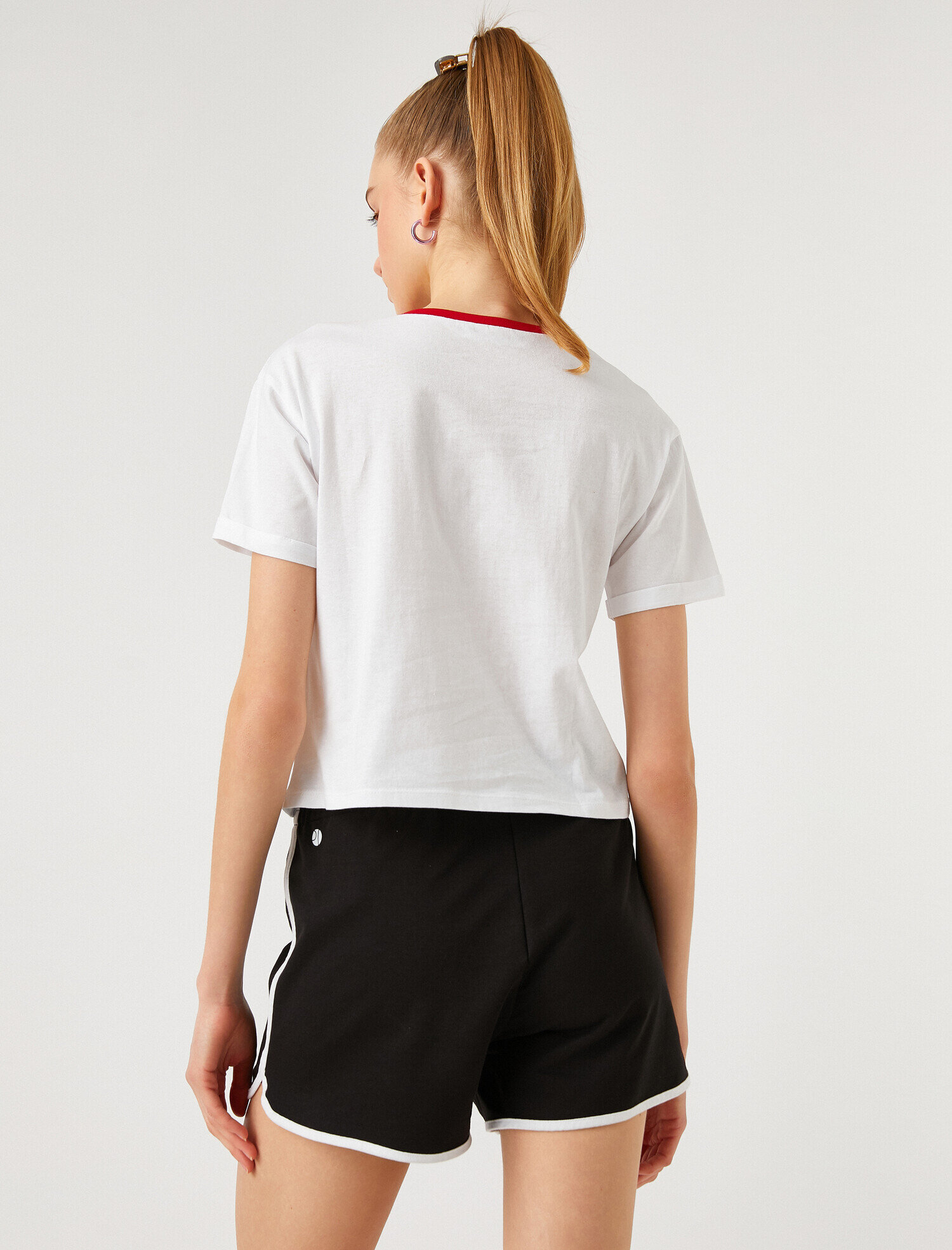   Kısa Kollu Bisiklet Yaka Tişört