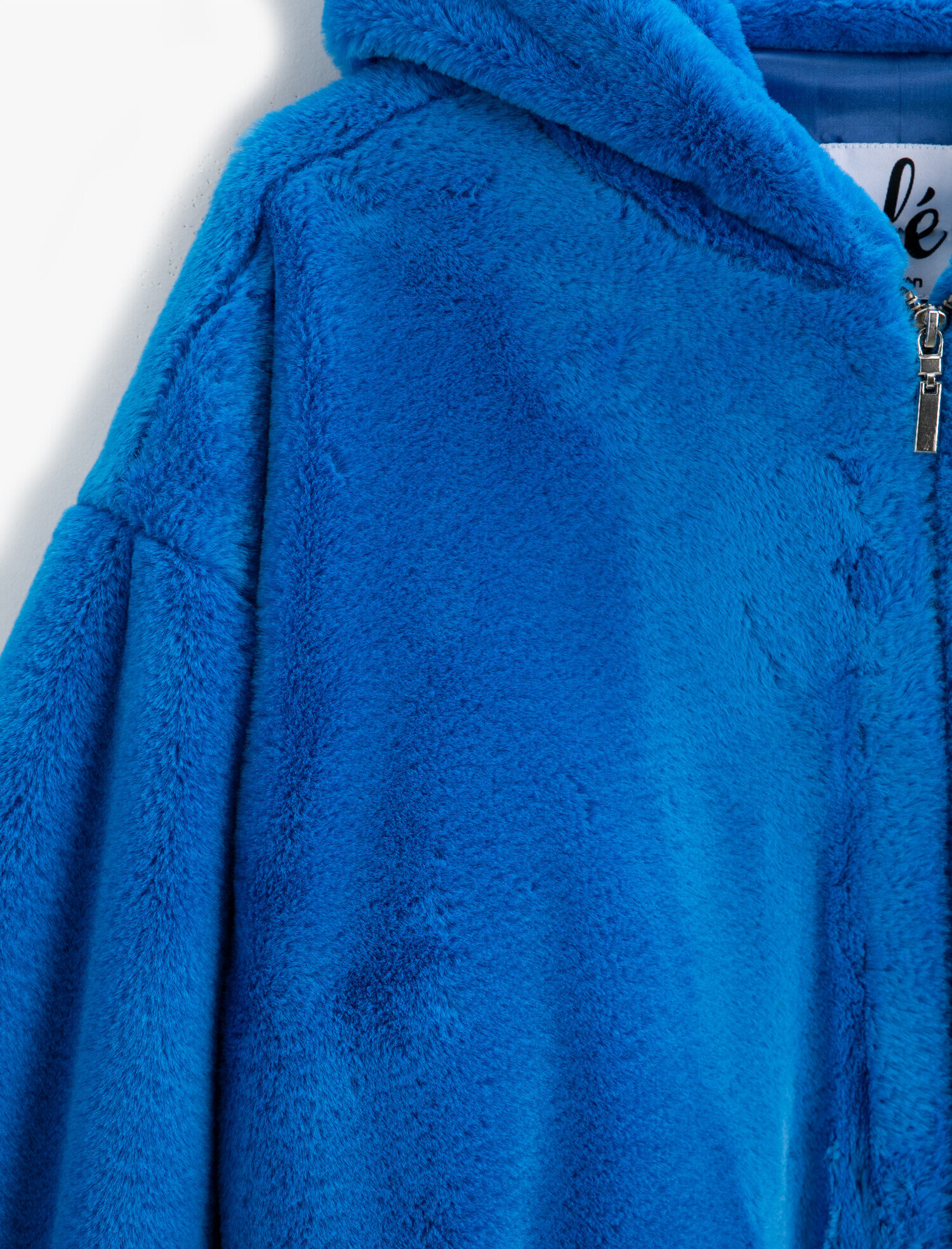   Kapüşonlu Fermuarlı Peluş Mont