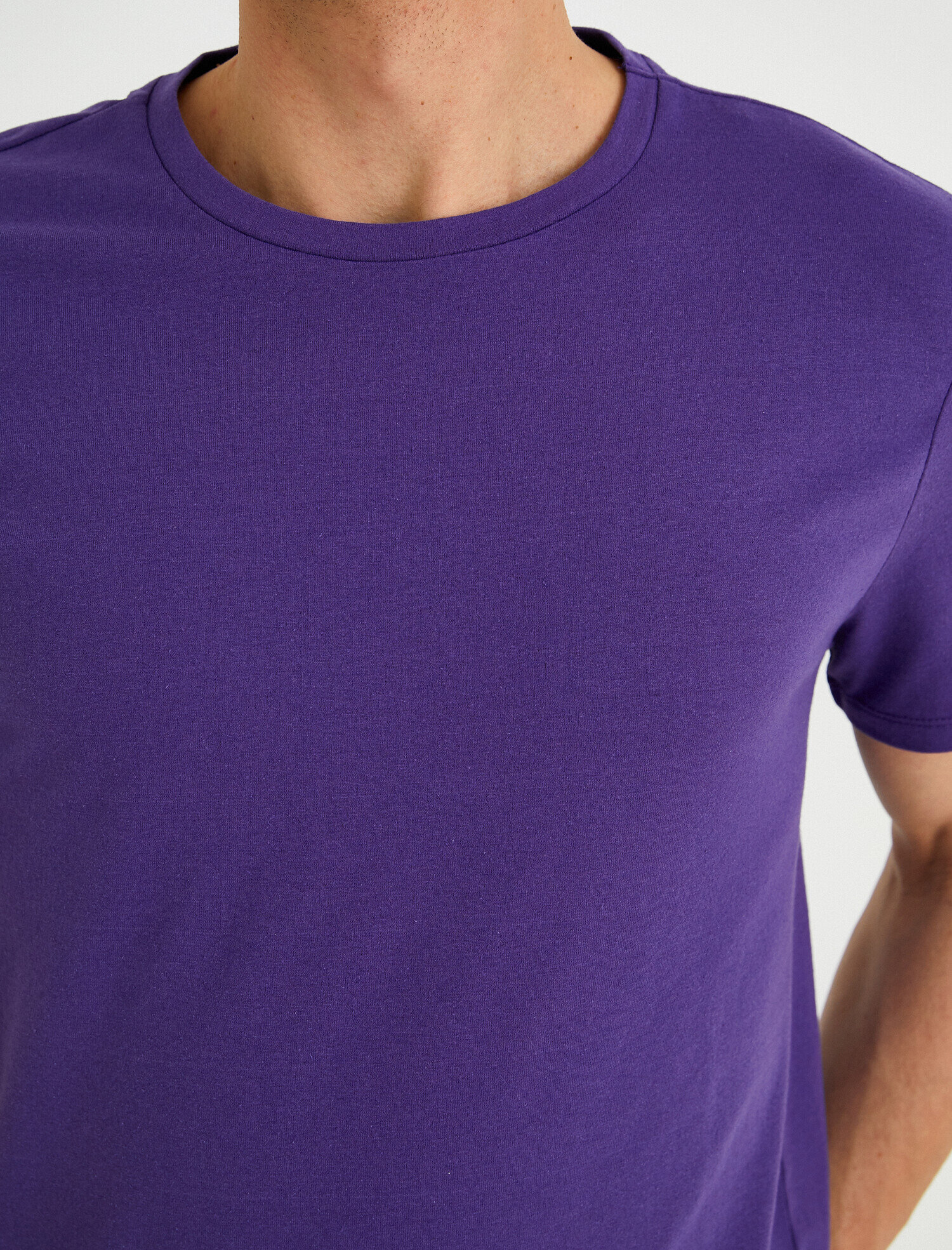   Slim Fit Basic Tişört