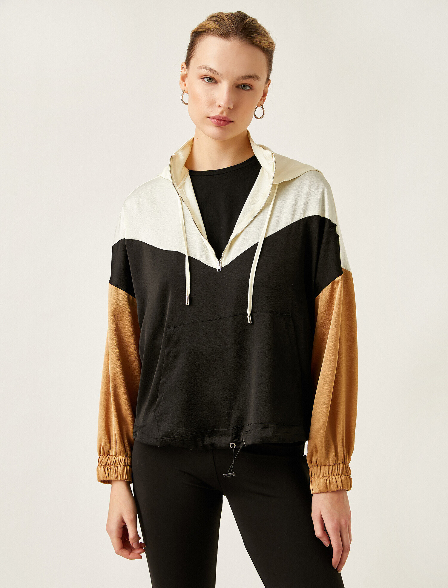   Kapüşonlu Kanguru Cepli Saten Görünümlü Bluz