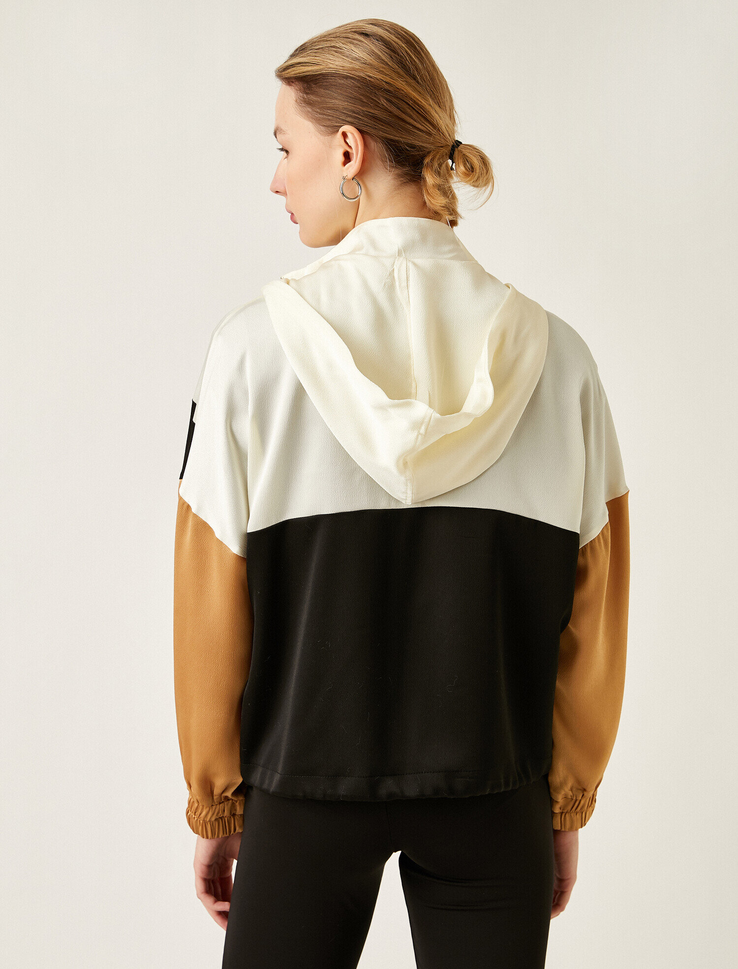   Kapüşonlu Kanguru Cepli Saten Görünümlü Bluz