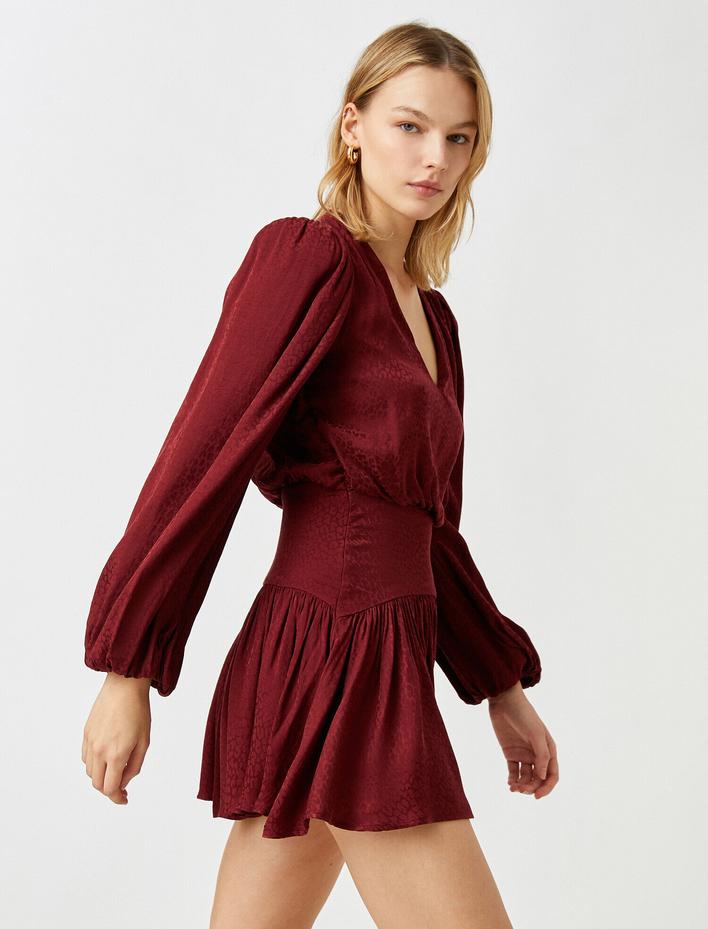  V Yaka Fırfırlı Mini Elbise