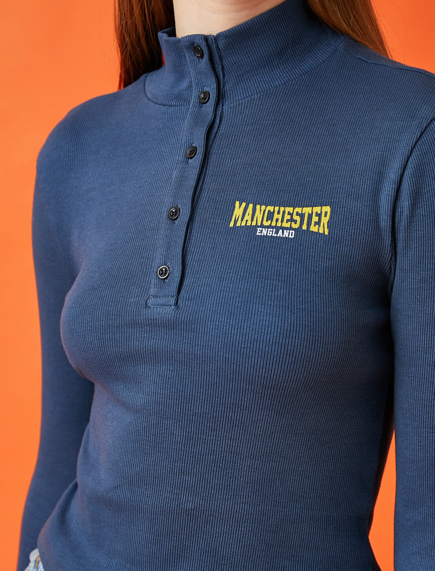   Uzun Kollu Tişört Dik Yaka Bakılı