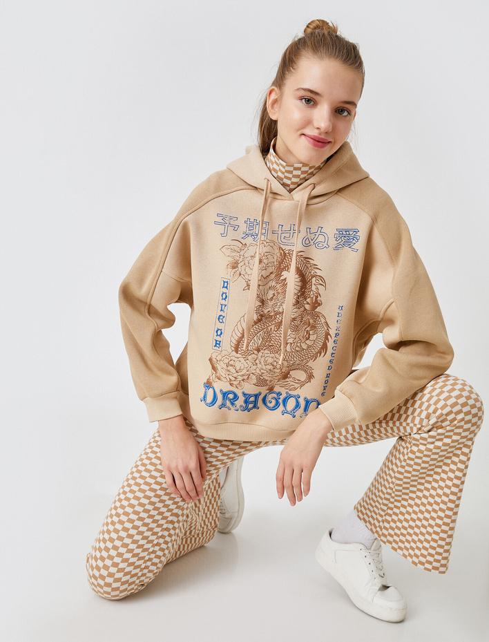  Kapüşonlu Baskılı Sweatshirt