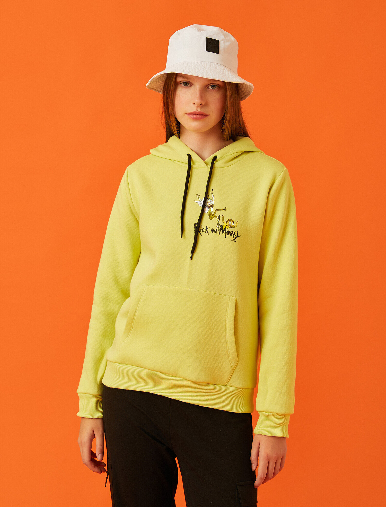   Rick and Morty Lisanslı Kapüşonlu Sweatshirt