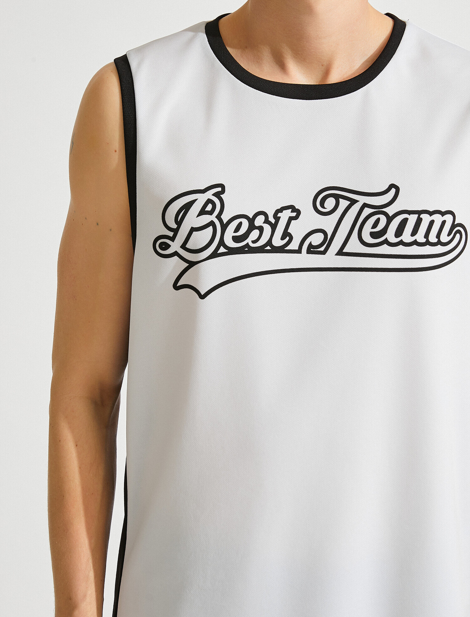   Kolsuz Basketbol Atlet