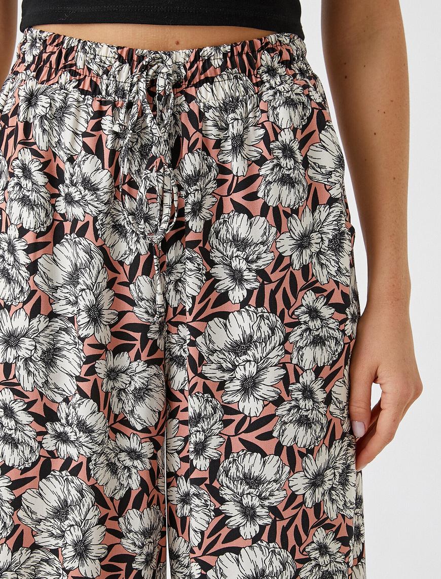   Geniş Paça Beli Bağcıklı Pantolon