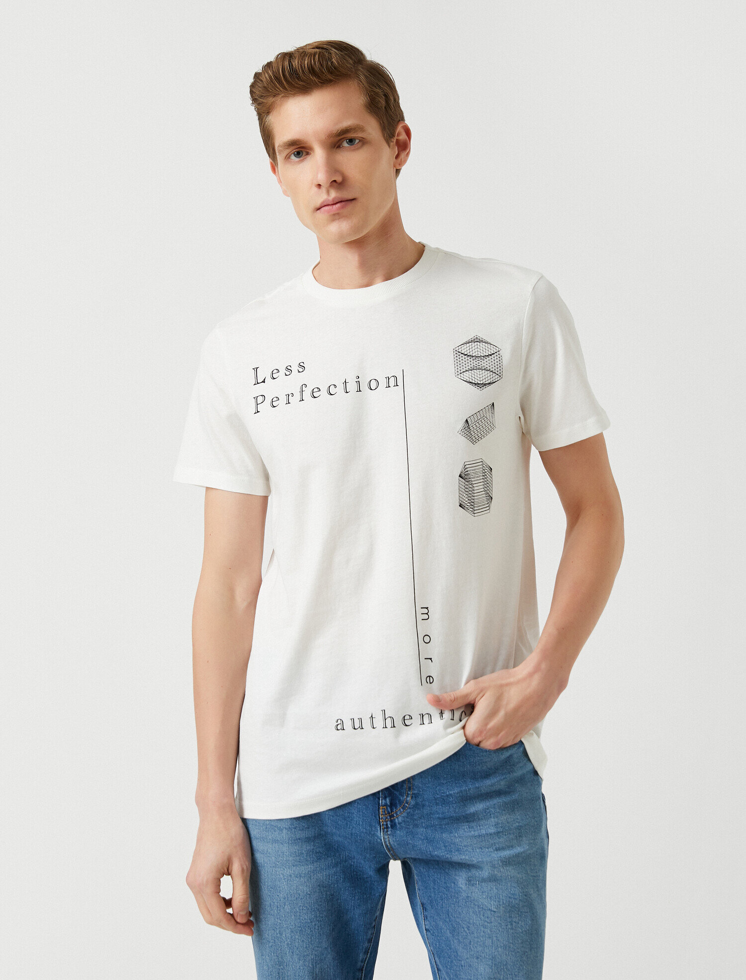 Koton Slim Fit Baskılı Tişört. 3