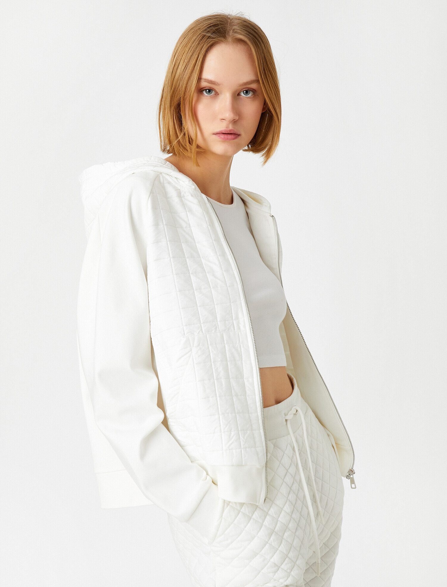   Kapüşonlu Cepli Sweatshirt