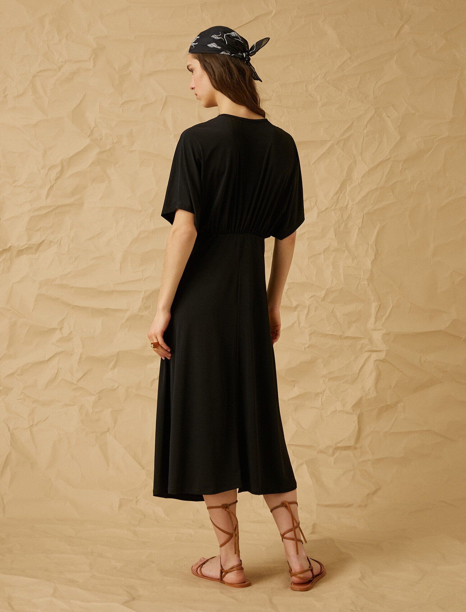   Büzgülü Yırtmaçlı Elbise