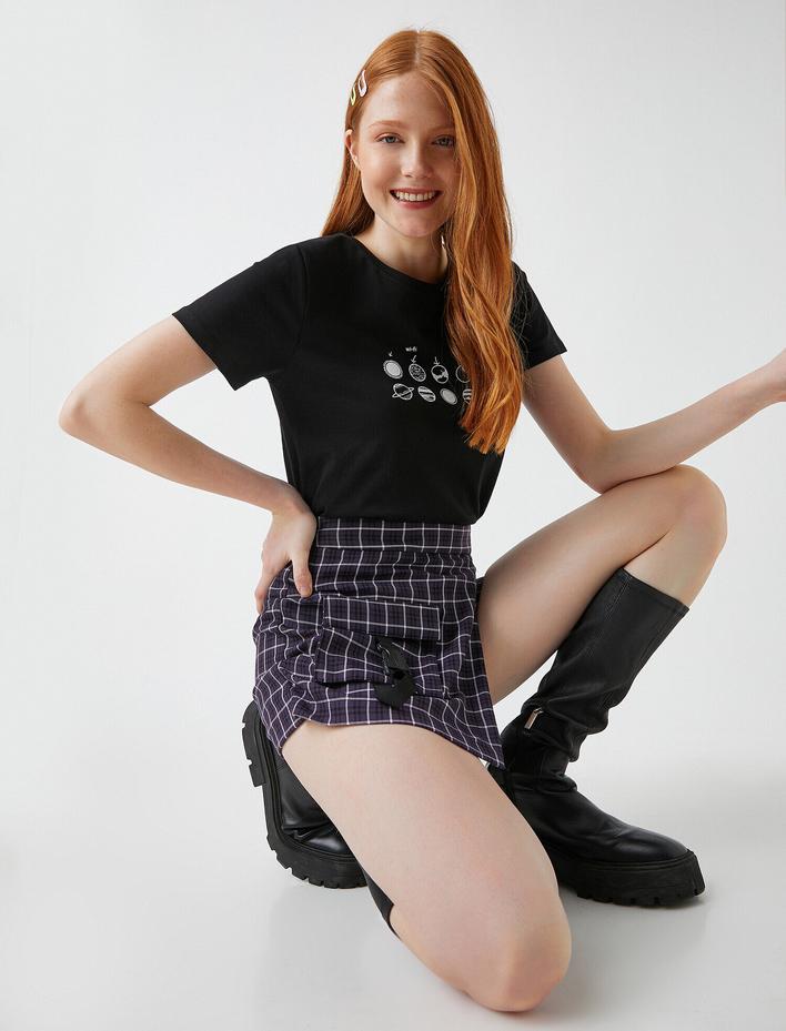  Bisiklet Yaka Kısa Kollu Baskılı Tişört