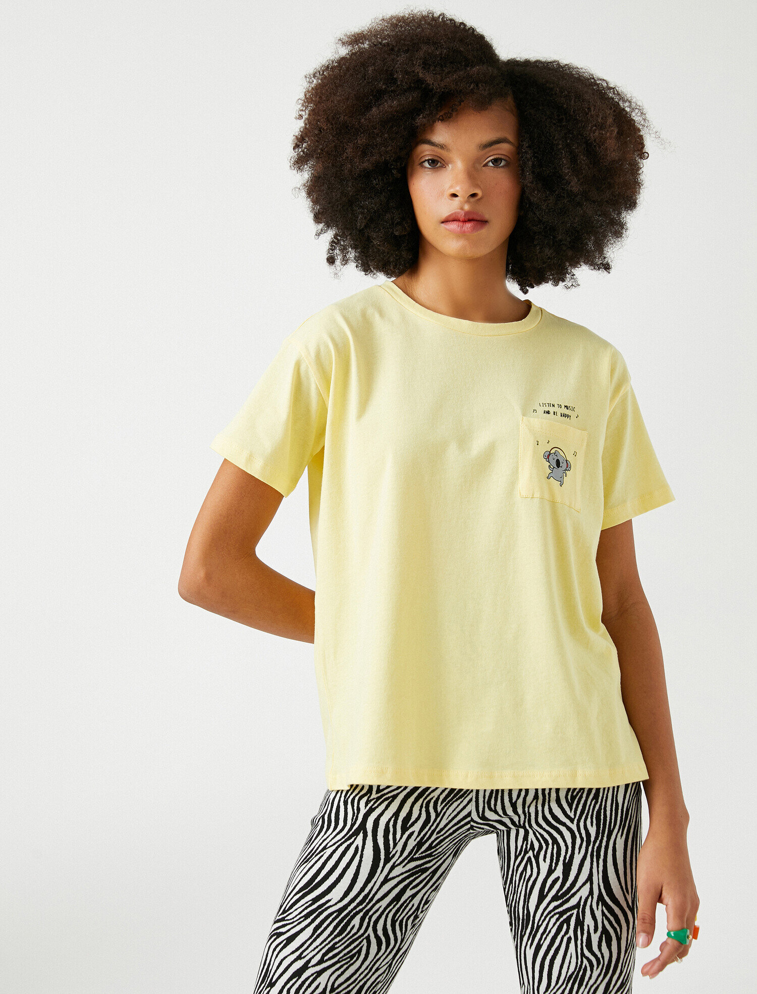   Kısa Kollu Bisiklet Yaka Tişört