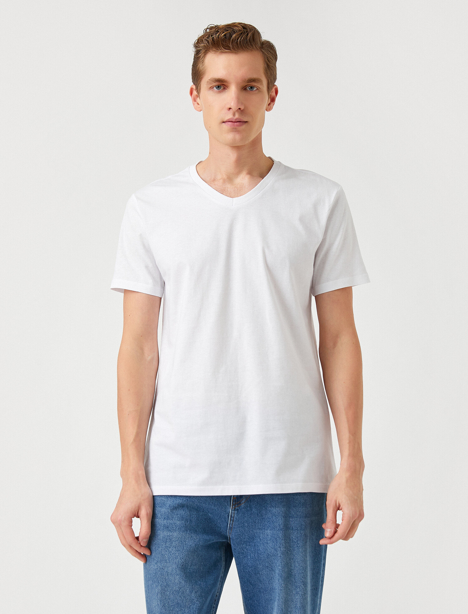   V Yaka Basic Tişört