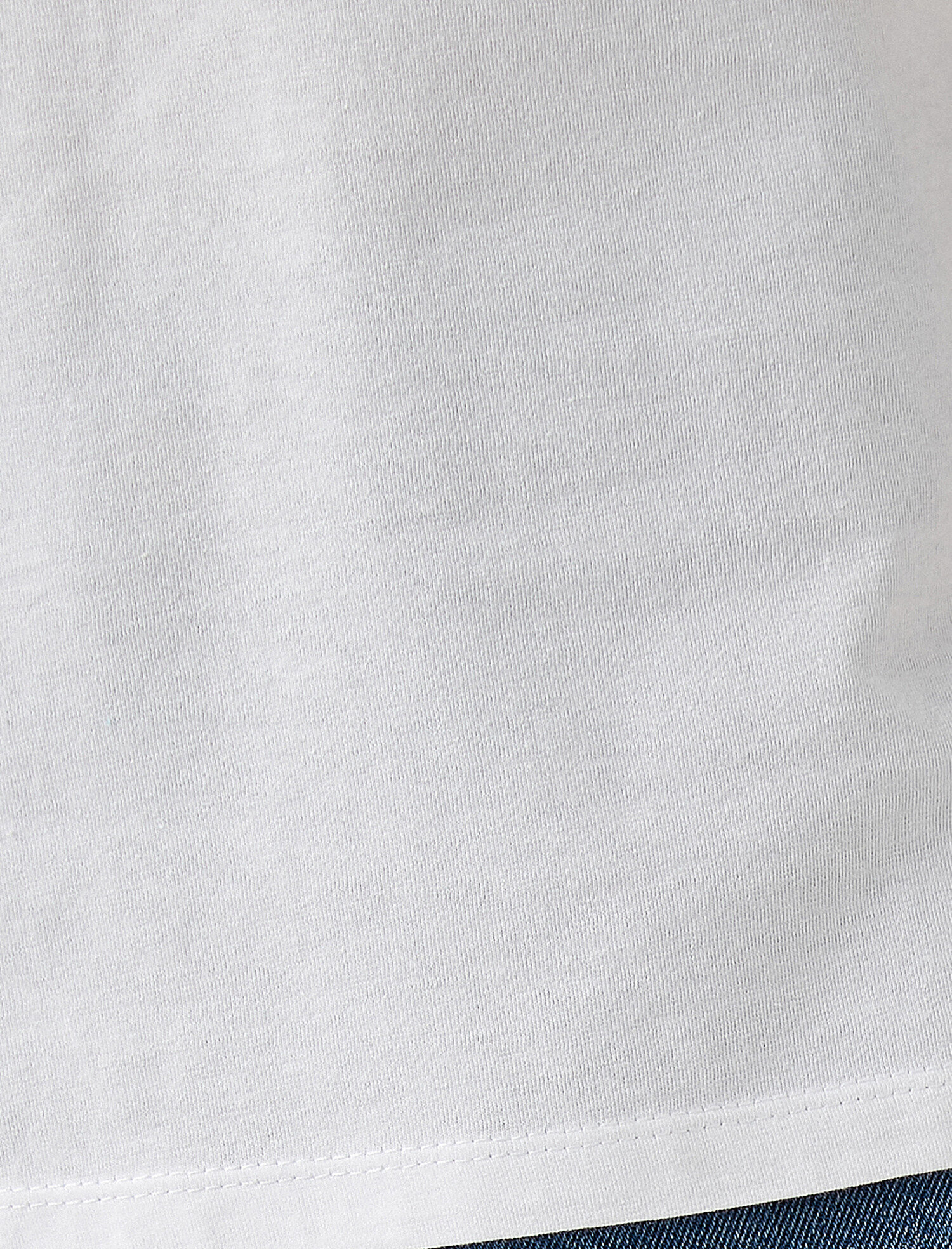   V Yaka Basic Tişört