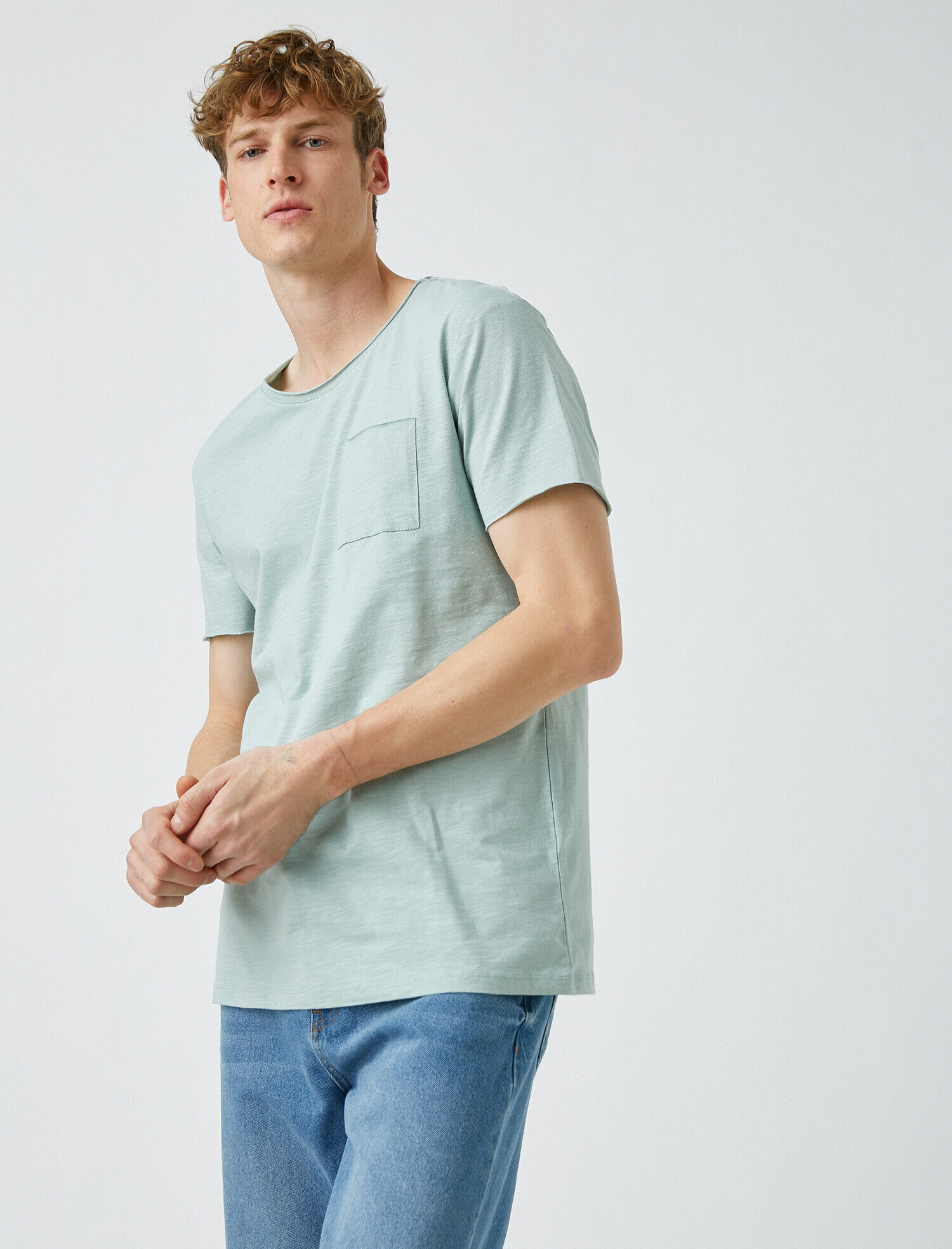 Basic Tişört Bisiklet Yaka Cep Detaylı Kısa Kollu