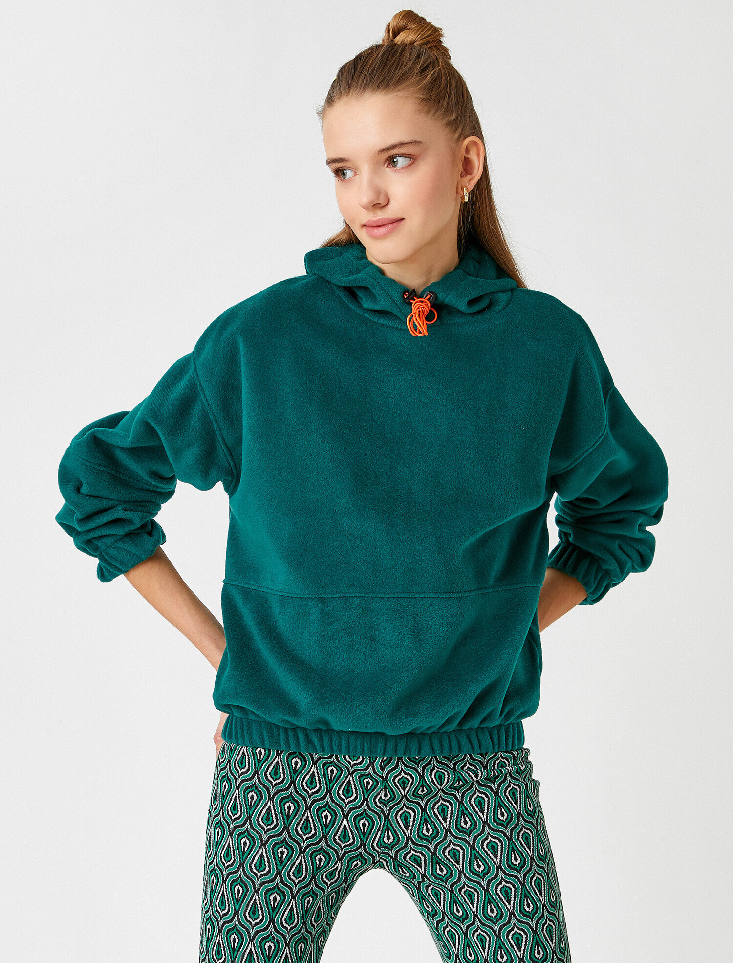   Kapüşonlu Kolları Lastikli Sweatshirt