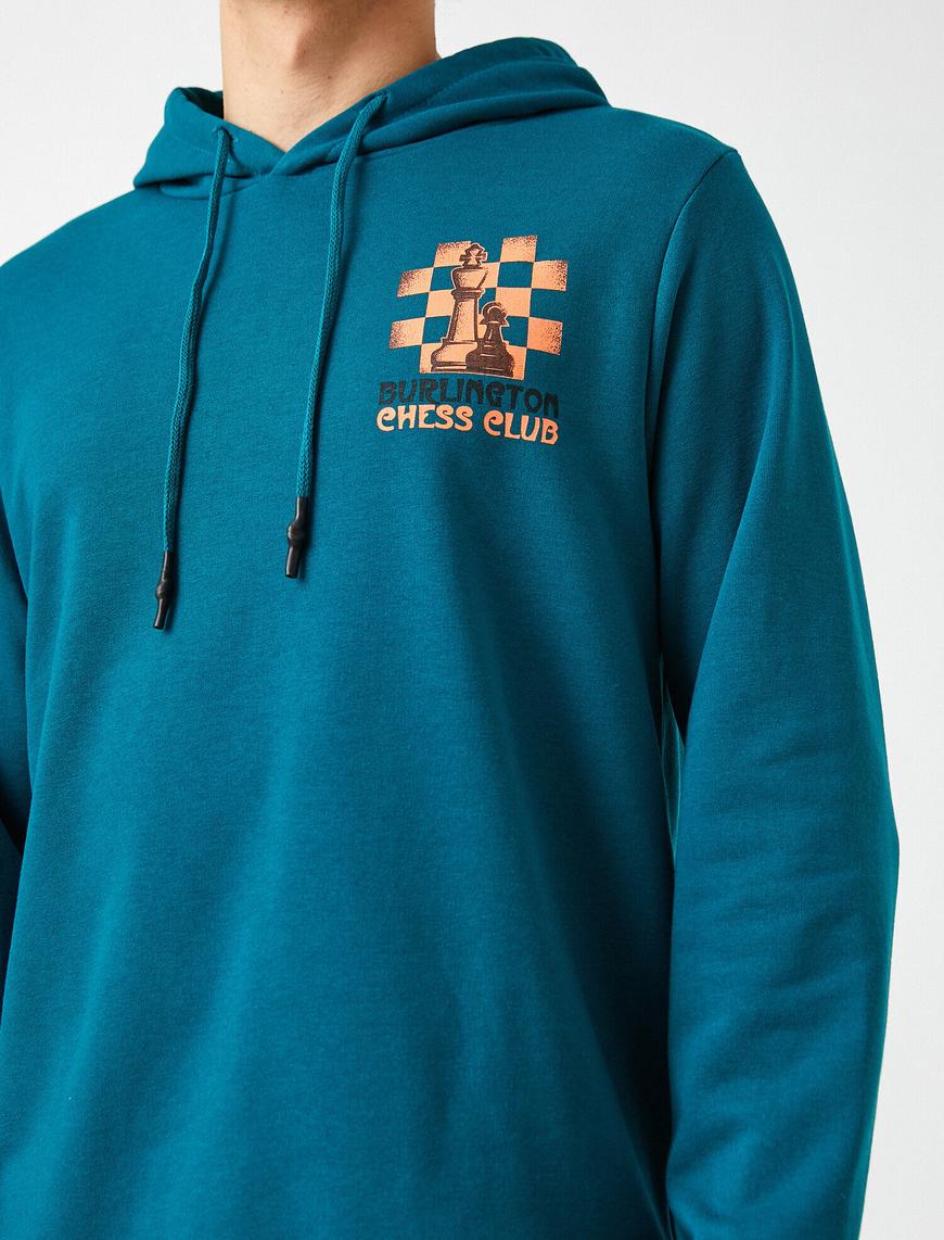   Satranç Arkası Baskılı Kapşonlu Sweatshirt